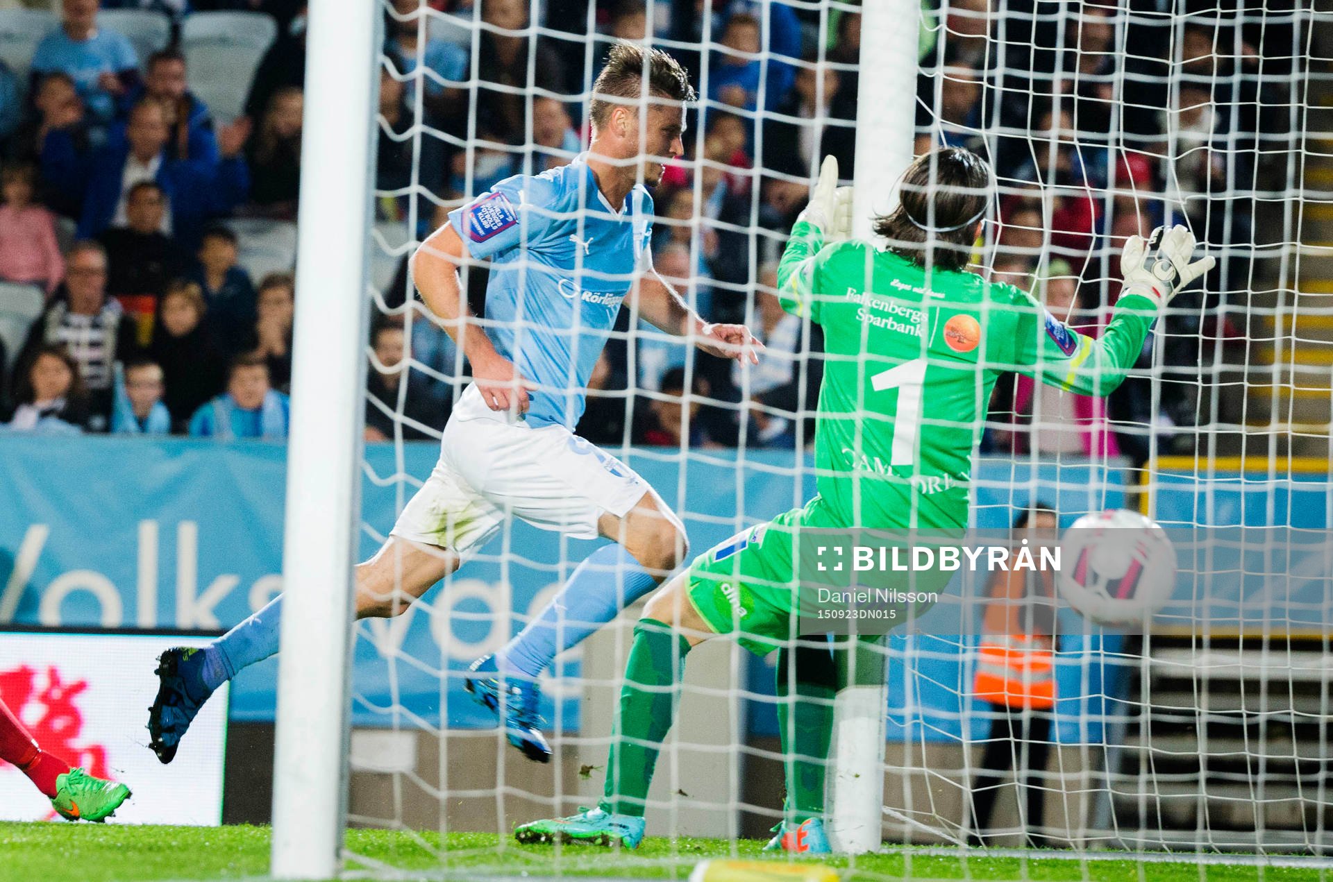 Malmös Markus Rosenberg gör 1-0 bakom Falkenbergs