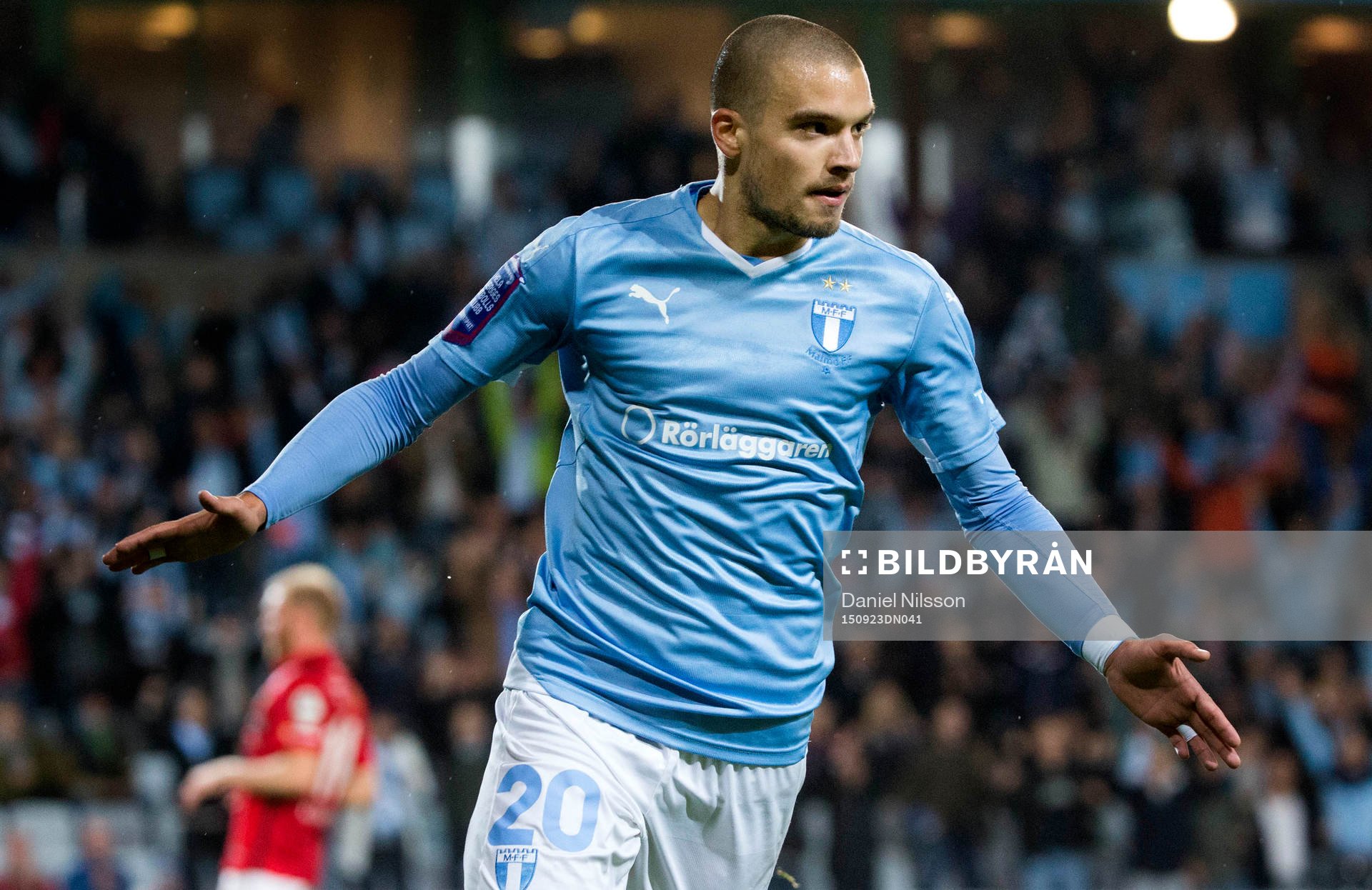 Malmös Vladimir Rodic jublar efter 3-1 målet under fotbollsmatchen i allsvenskan mellan Malmö FF och Falkenberg den 23 September 2015 i Malmö.