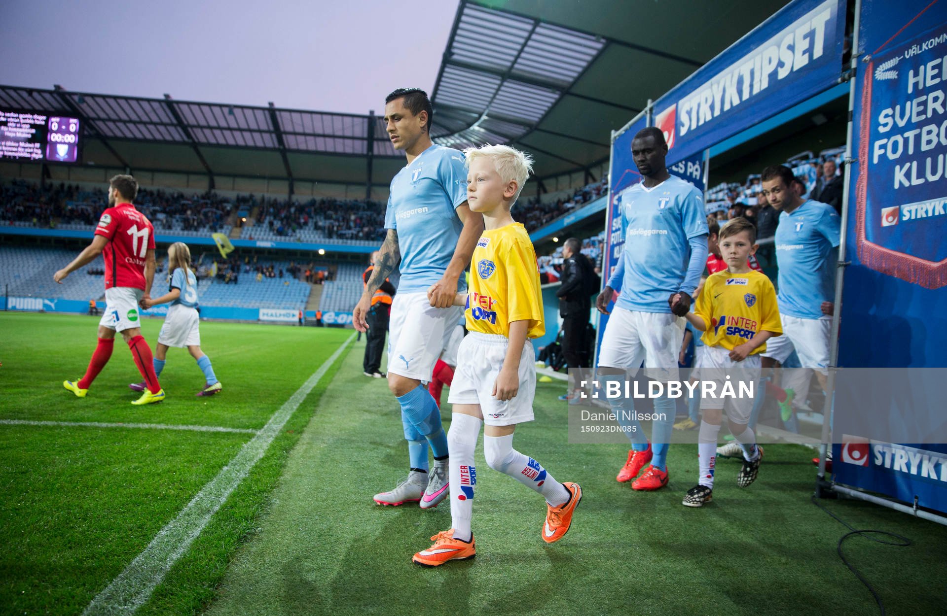 Viggo Karlsson tillsammans med Malmös Yoshimar Yotùn på Swedbank Stadion under fotbollsmatchen i allsvenskan mellan Malmö FF och Falkenberg  den 23 September 2015 i Malmö.