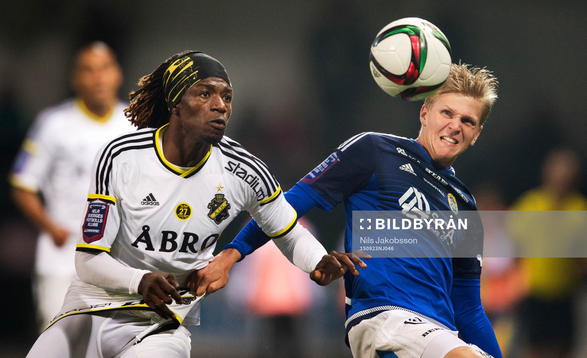 s Mohamed Bangura och Sundsvalls Joakim Nilsson