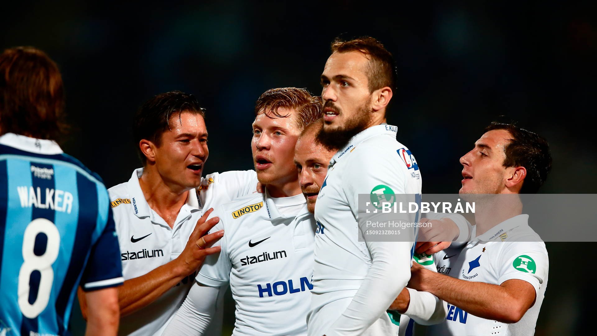 Norrköpings David Boo Wiklander, Alexander Fransson, Daniel Sjölund, Emir Kujovic och Nikola Tkalcic jublar efter mål 2-0 av Emir Kujovic under fotbollsmatchen i Allsvenskan mellan Norrköping och Djurgården den 23 september 2015 i Norrköping.
