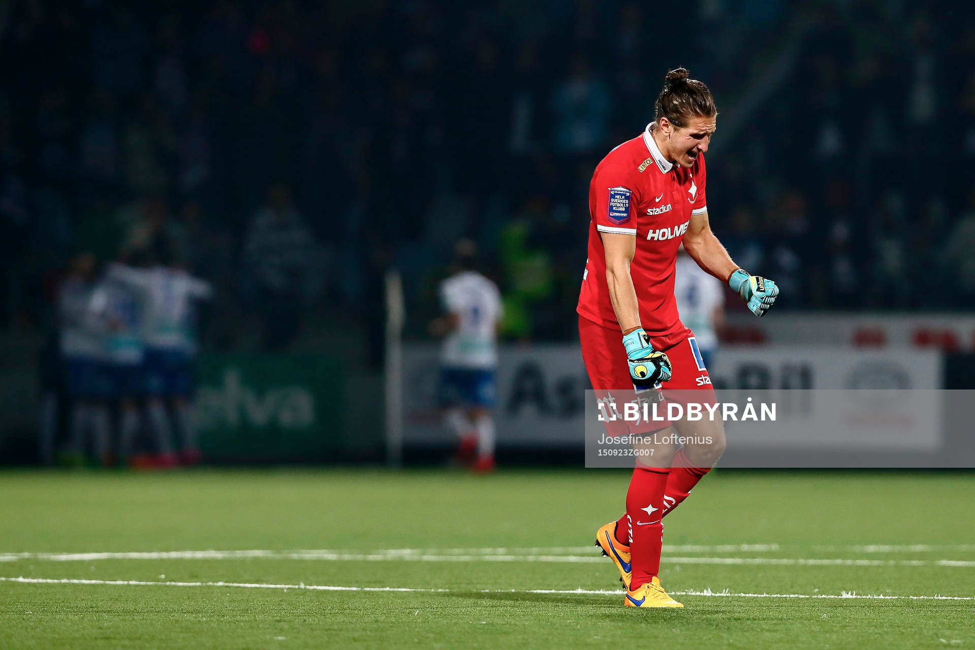 Norrköpings målvakt David Mitov Nilsson firar