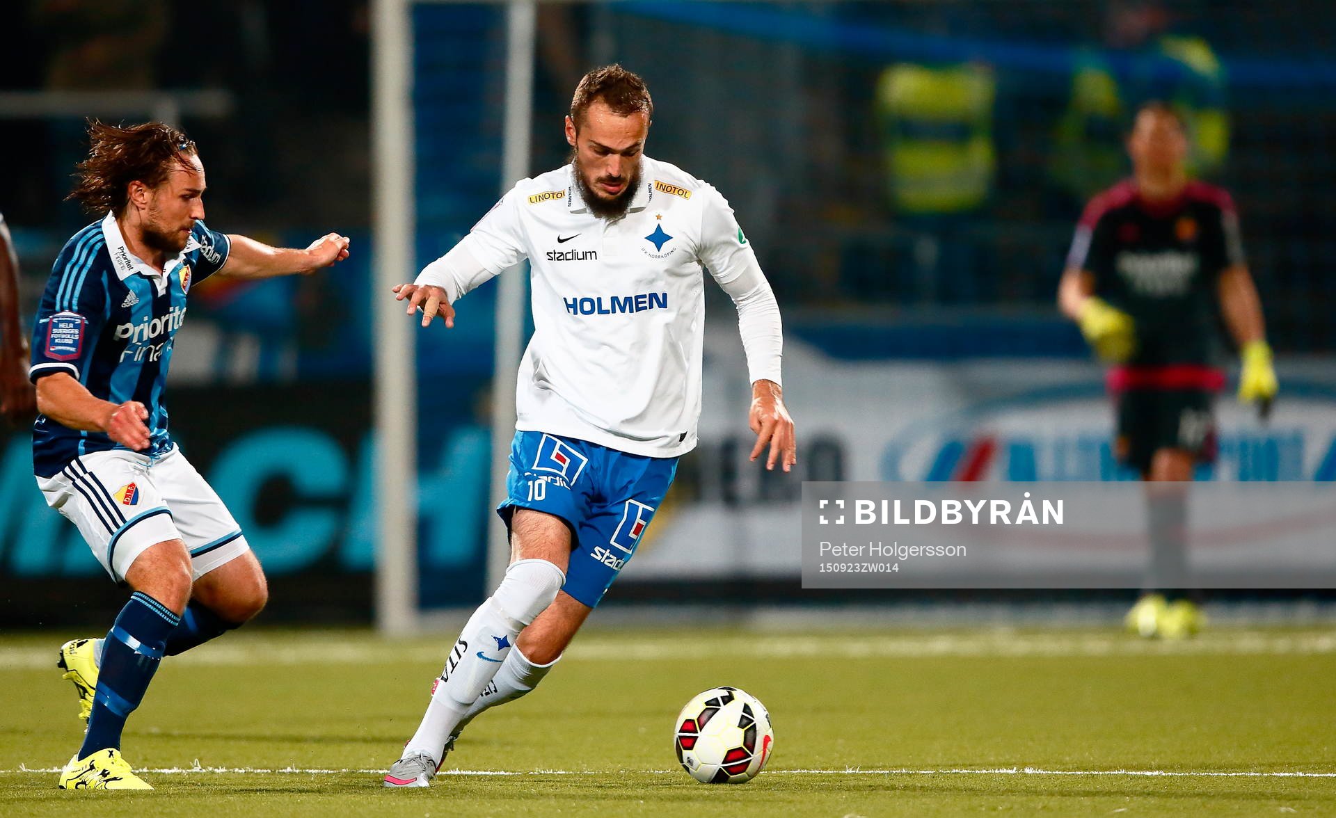 Djurgårdens Kevin Walker och Norrköpings Emir Kujovic