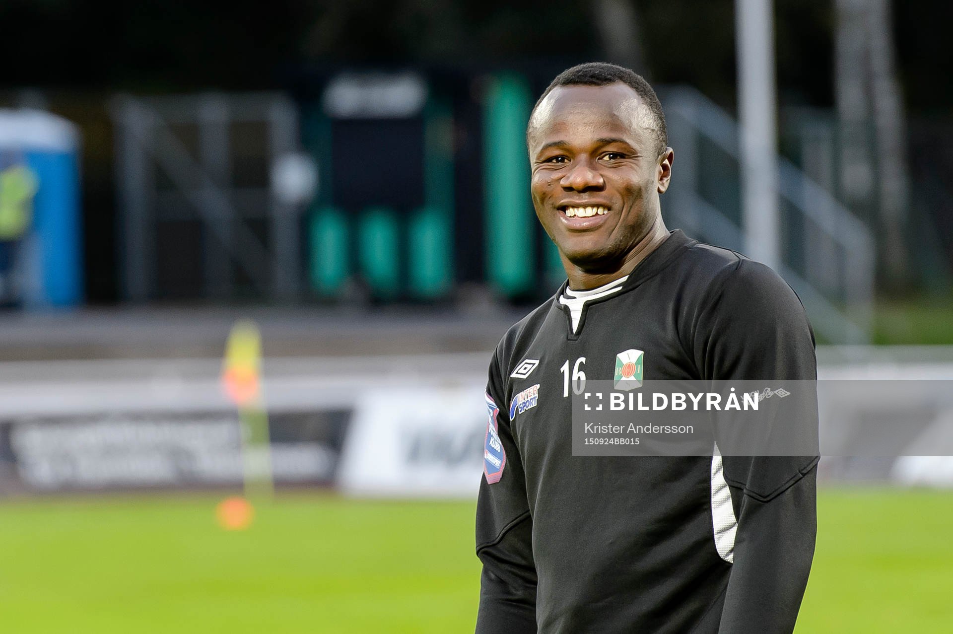Varbergs Nsima Peter före fotbollsmatchen i Superettan