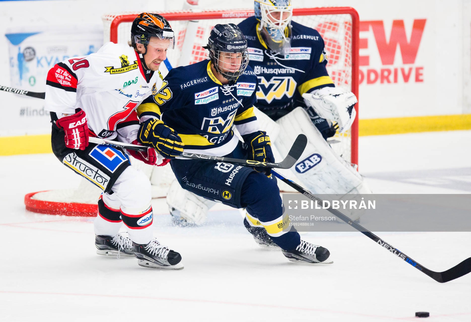 s Lawrence Pilut mot HV71:s Jacob Cederholm
