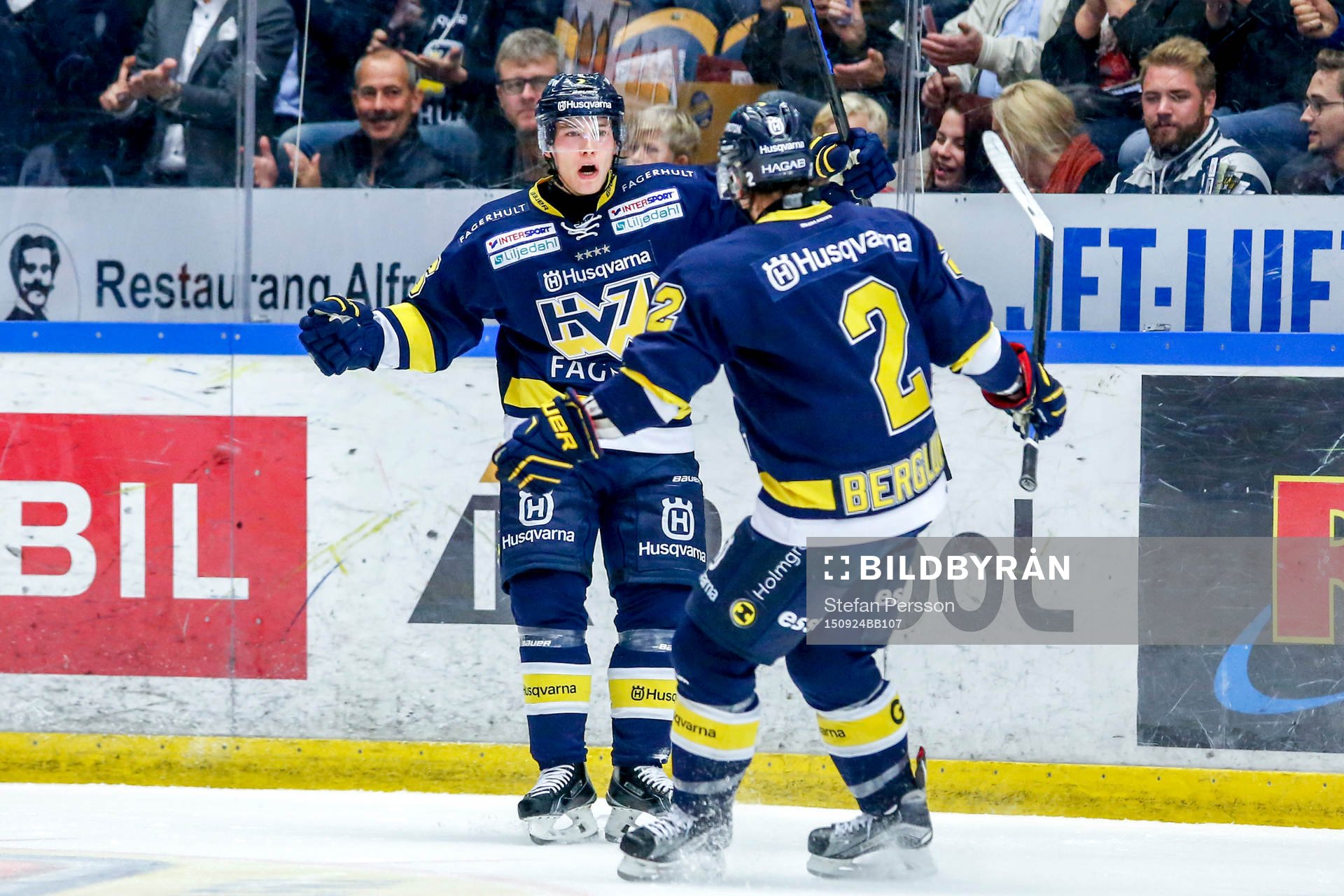 s Filip Sandberg jublar
