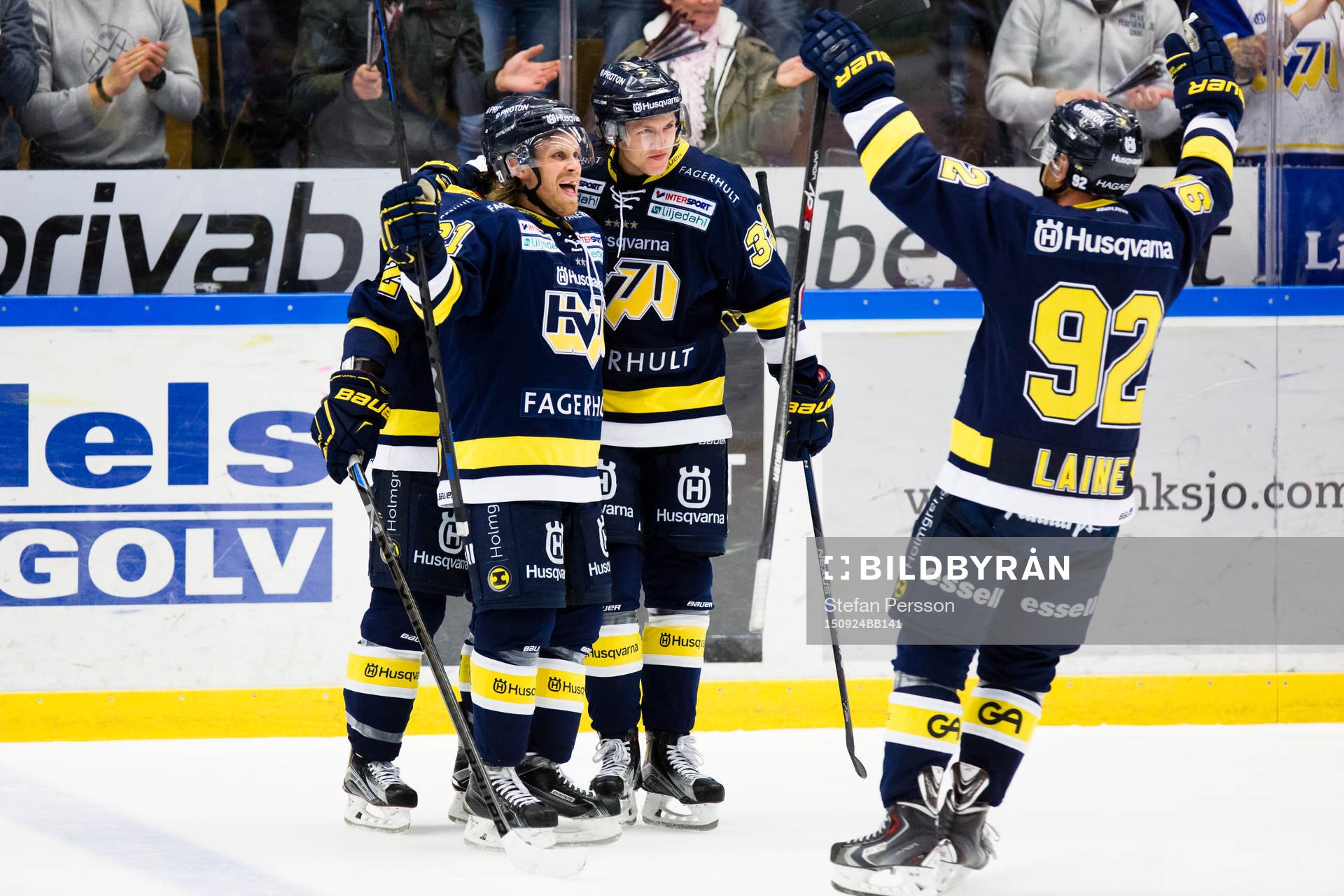 s Mattias Tedenby jublar