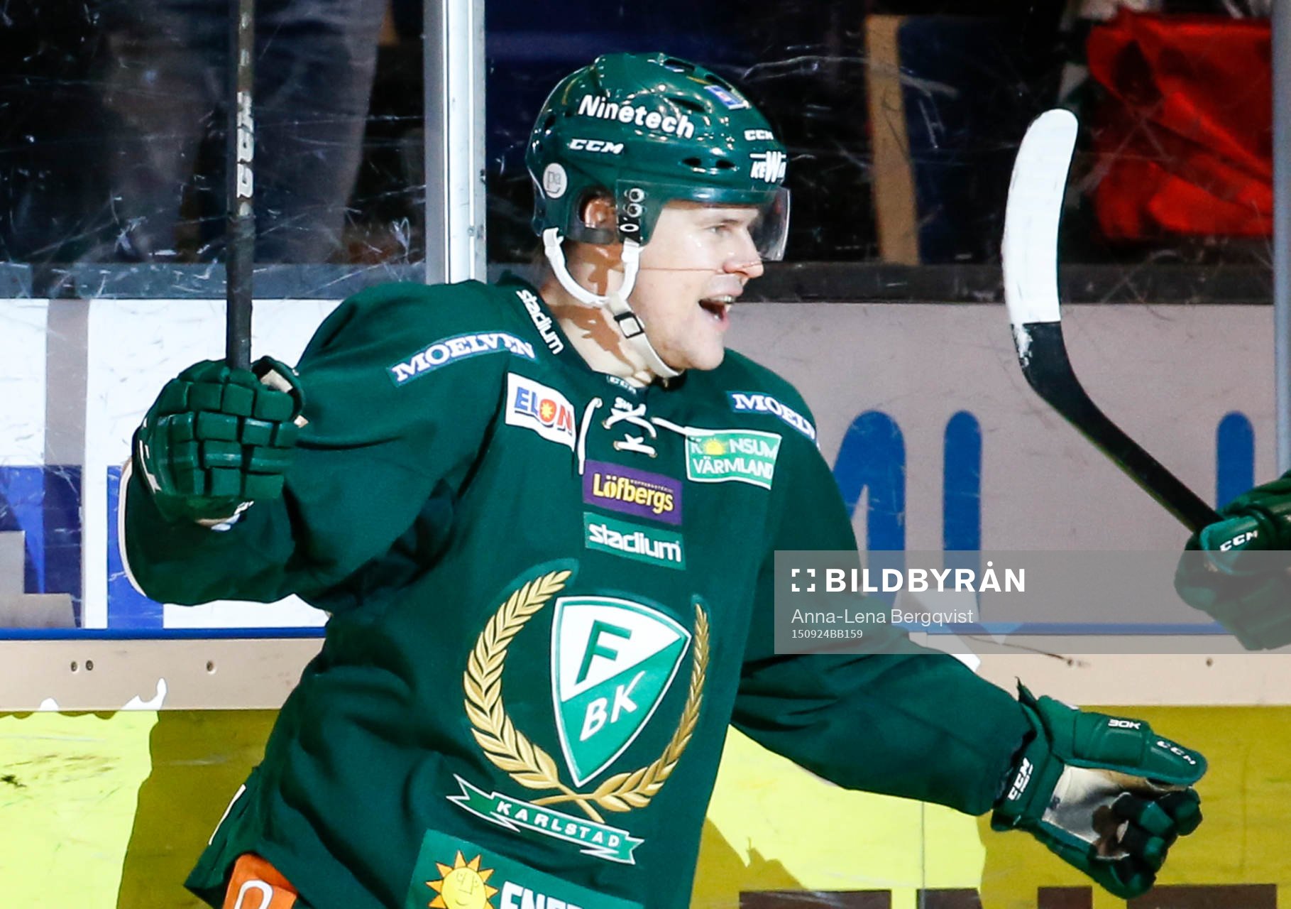 Färjestads Mikael Johansson jublar
