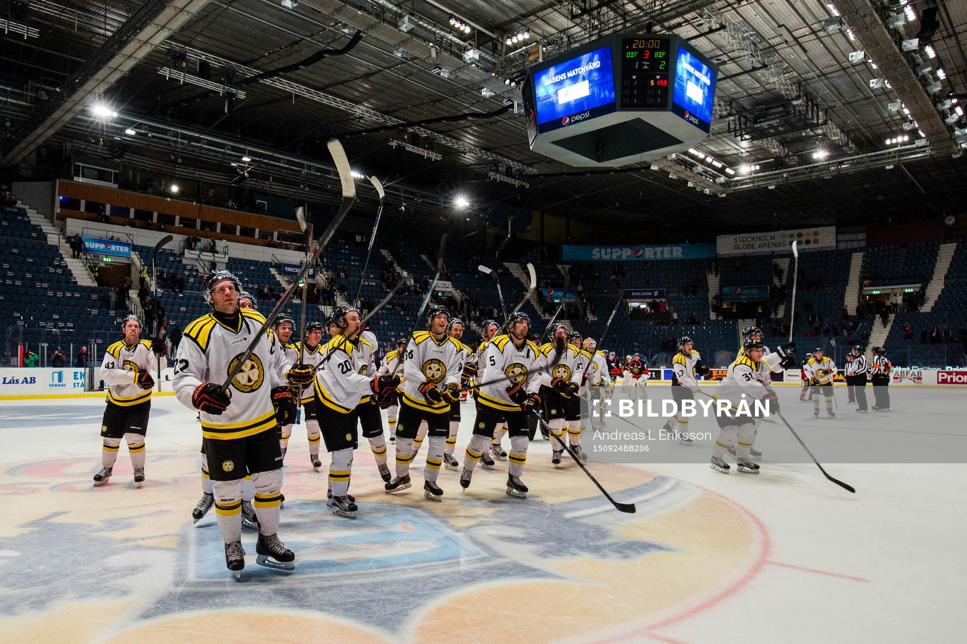 Brynäs spelare tackar publiken