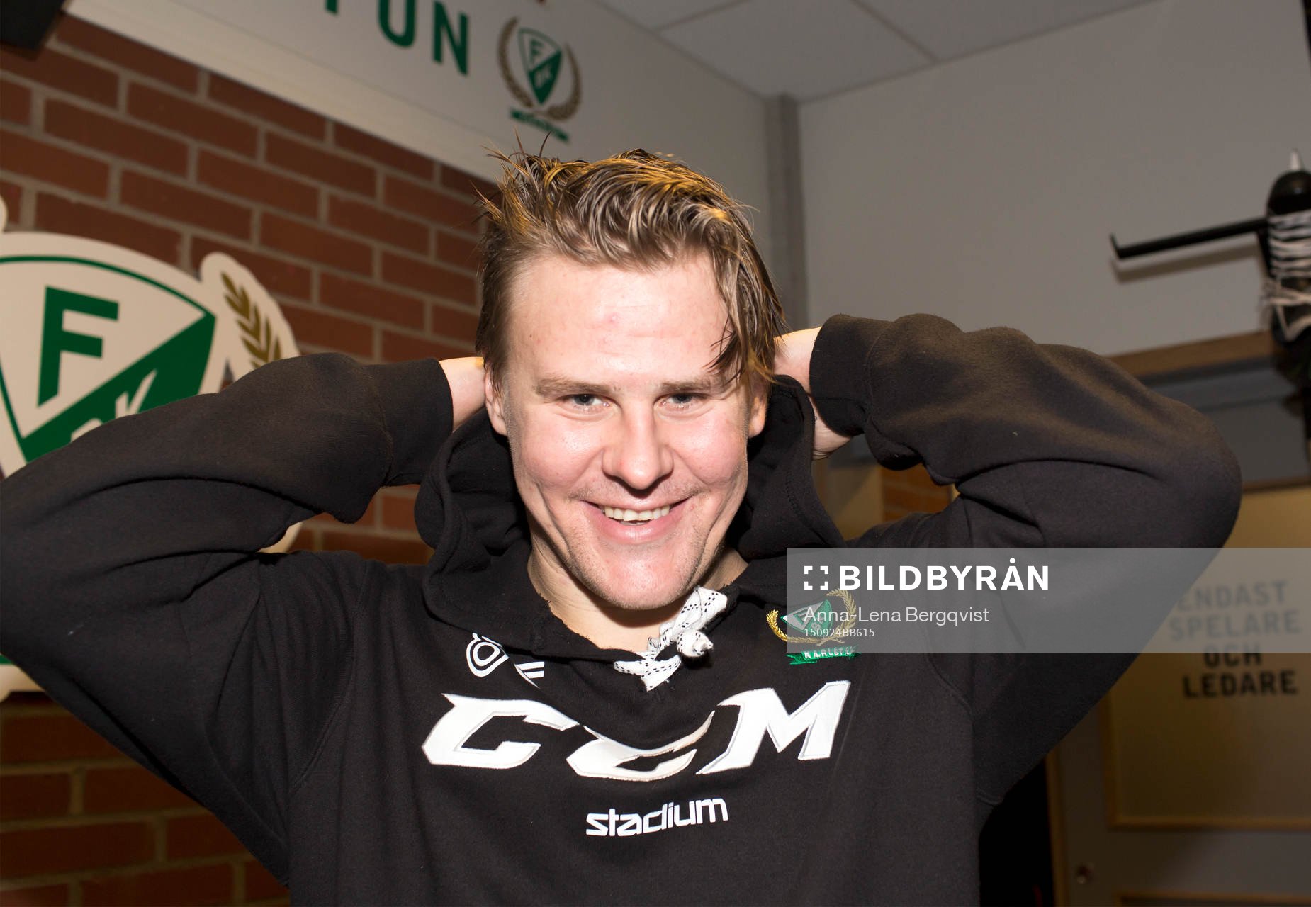Färjestads Mikael Johansson är ombytt