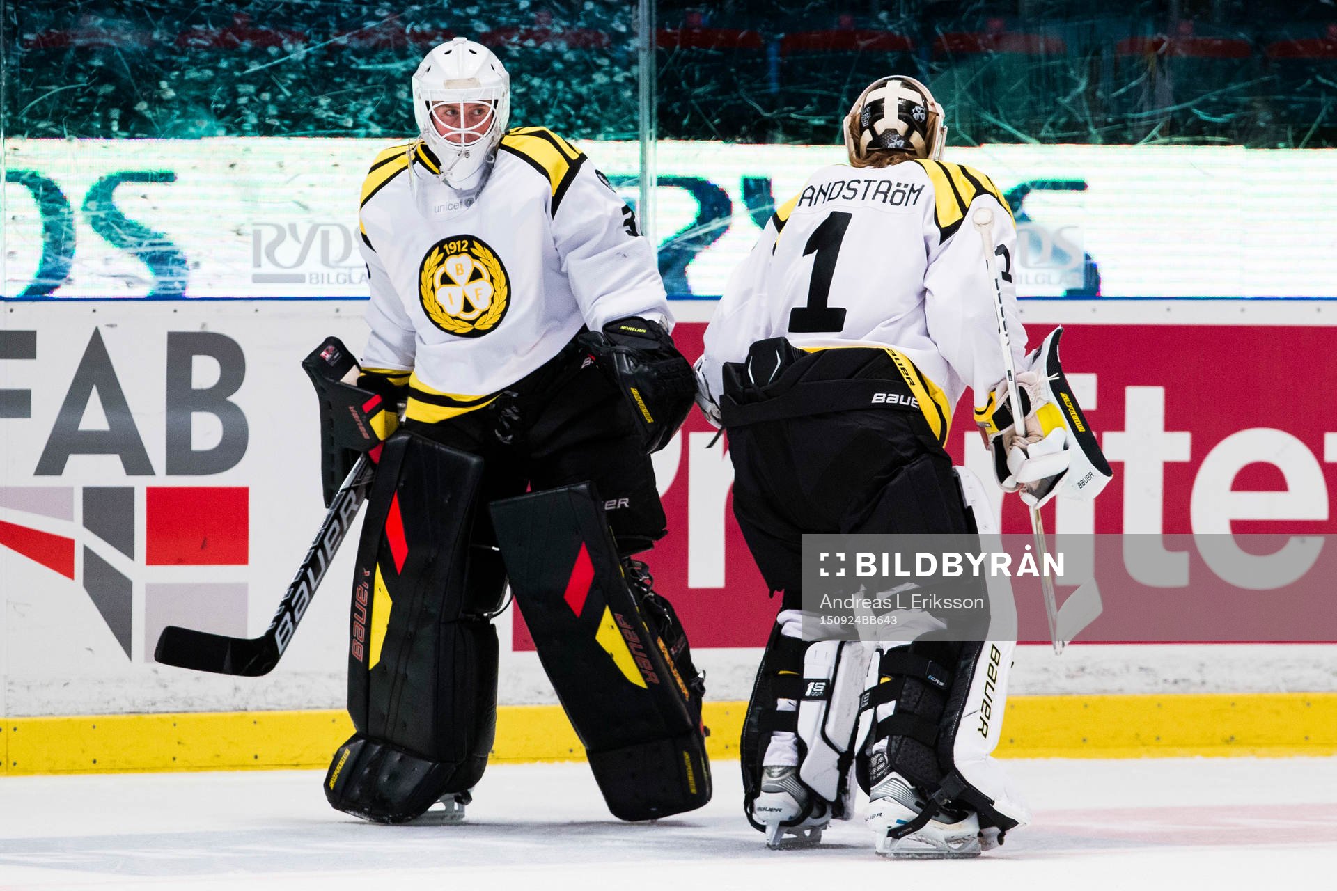 Brynäs målvakt John Morelius och målvakt Felix Sandström