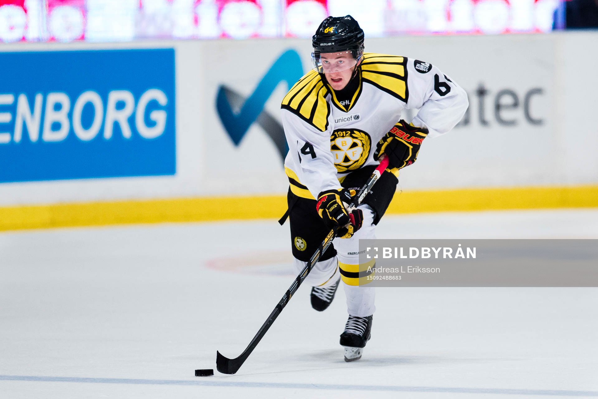 Brynäs Jonathan Pudas med pucken