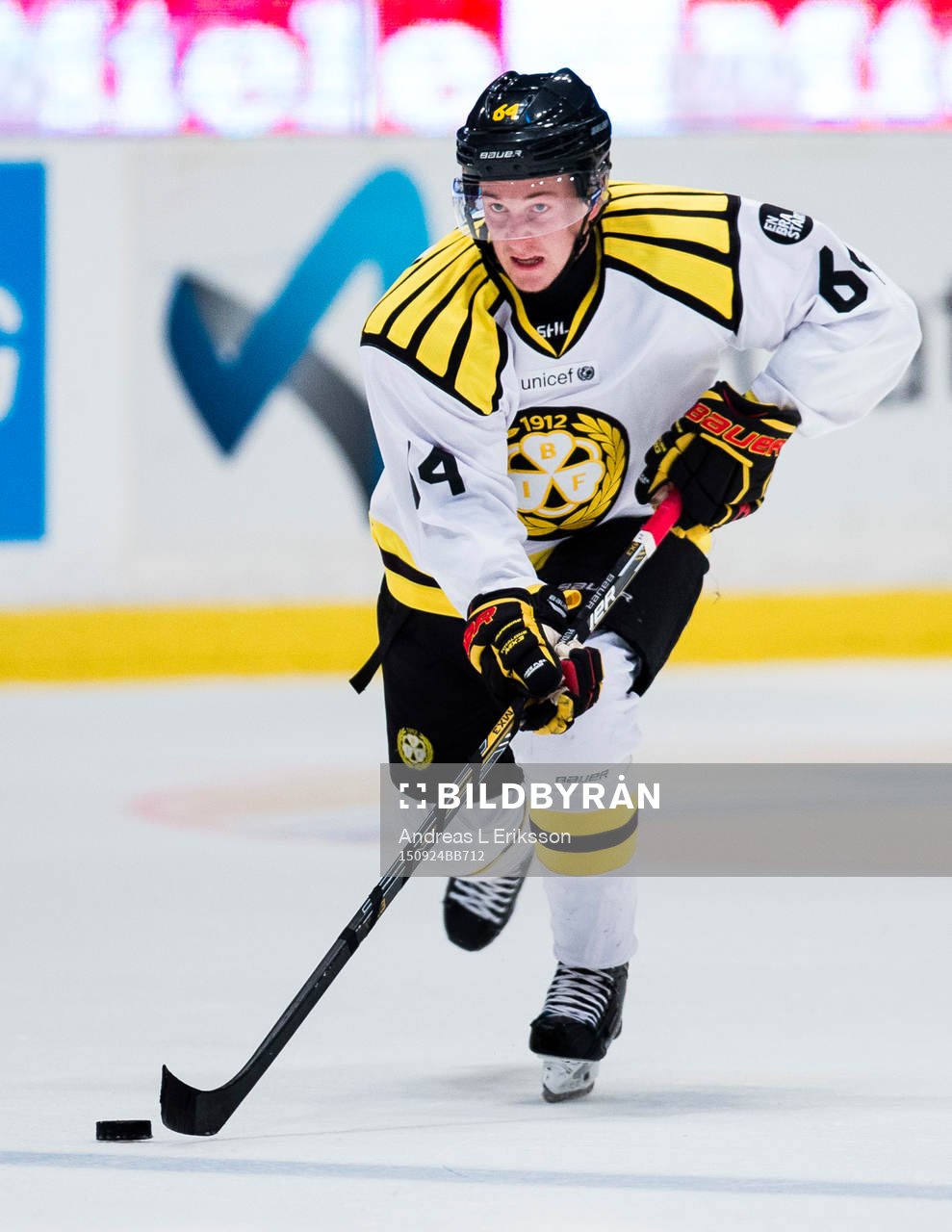 Brynäs Jonathan Pudas med pucken