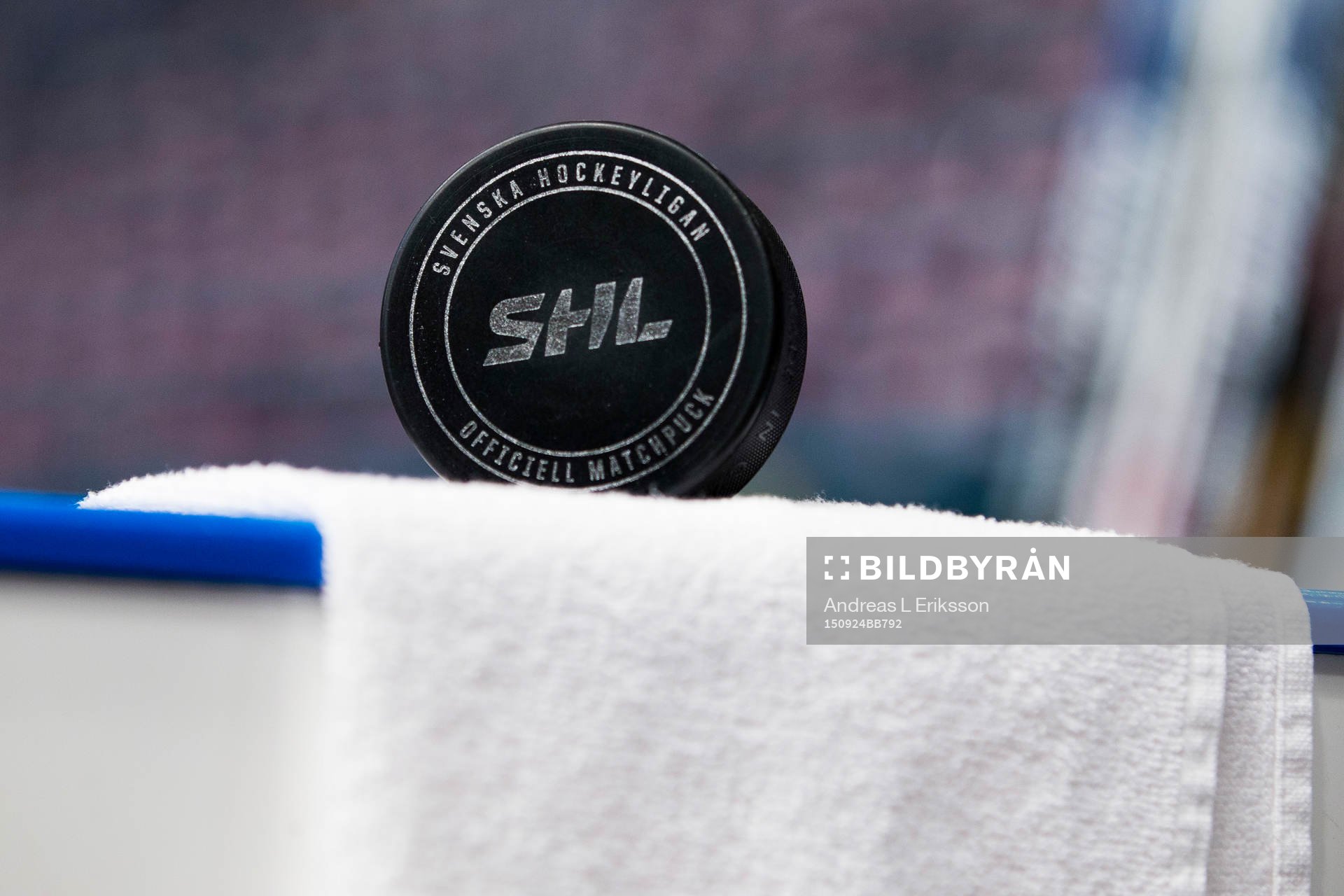 En officiell matchpuck för SHL