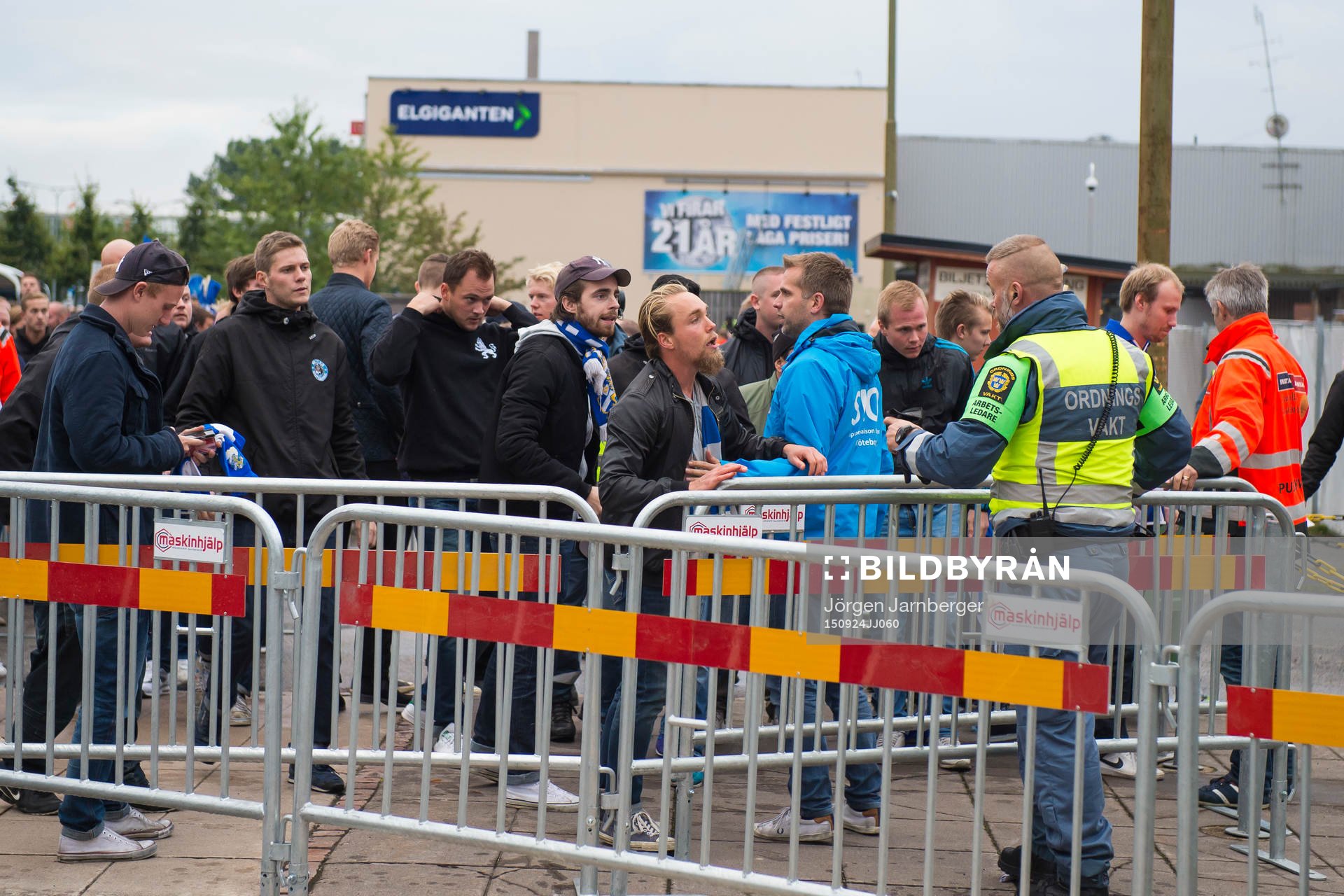 Oroligt vid inpasseringen till matchen hos IFK Göteborgs