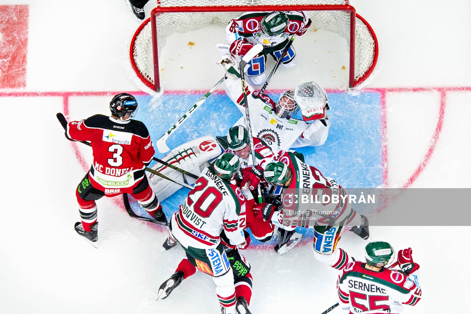 Bråkigt framför Malmö Redhawks mål