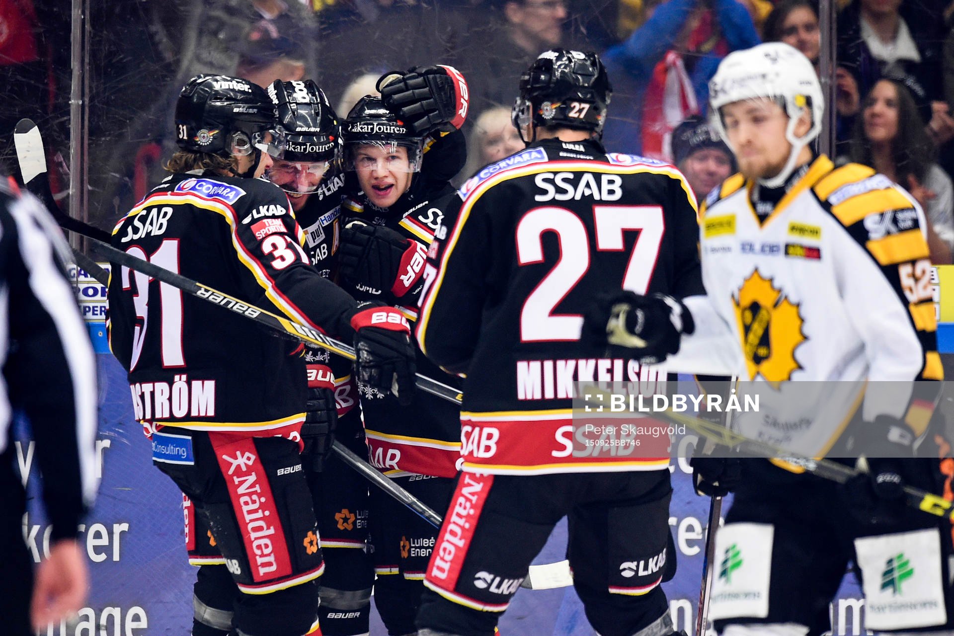 Luleås Jan Sandström och Toni Rajala jublar