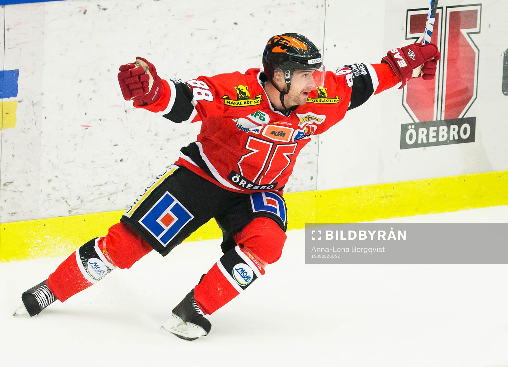 Örebros Jakub Petruzalek  jublar