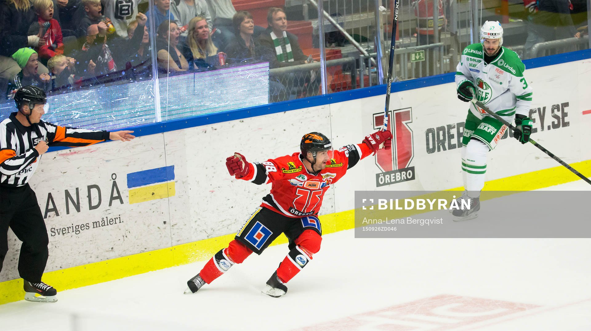 Örebros Jakub Petruzalek  jublar