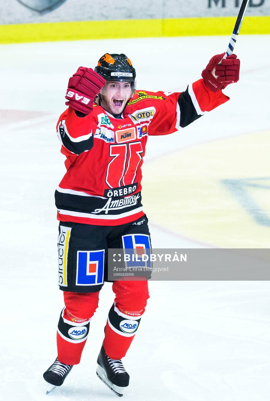 Örebros Jakub Petruzalek  jublar