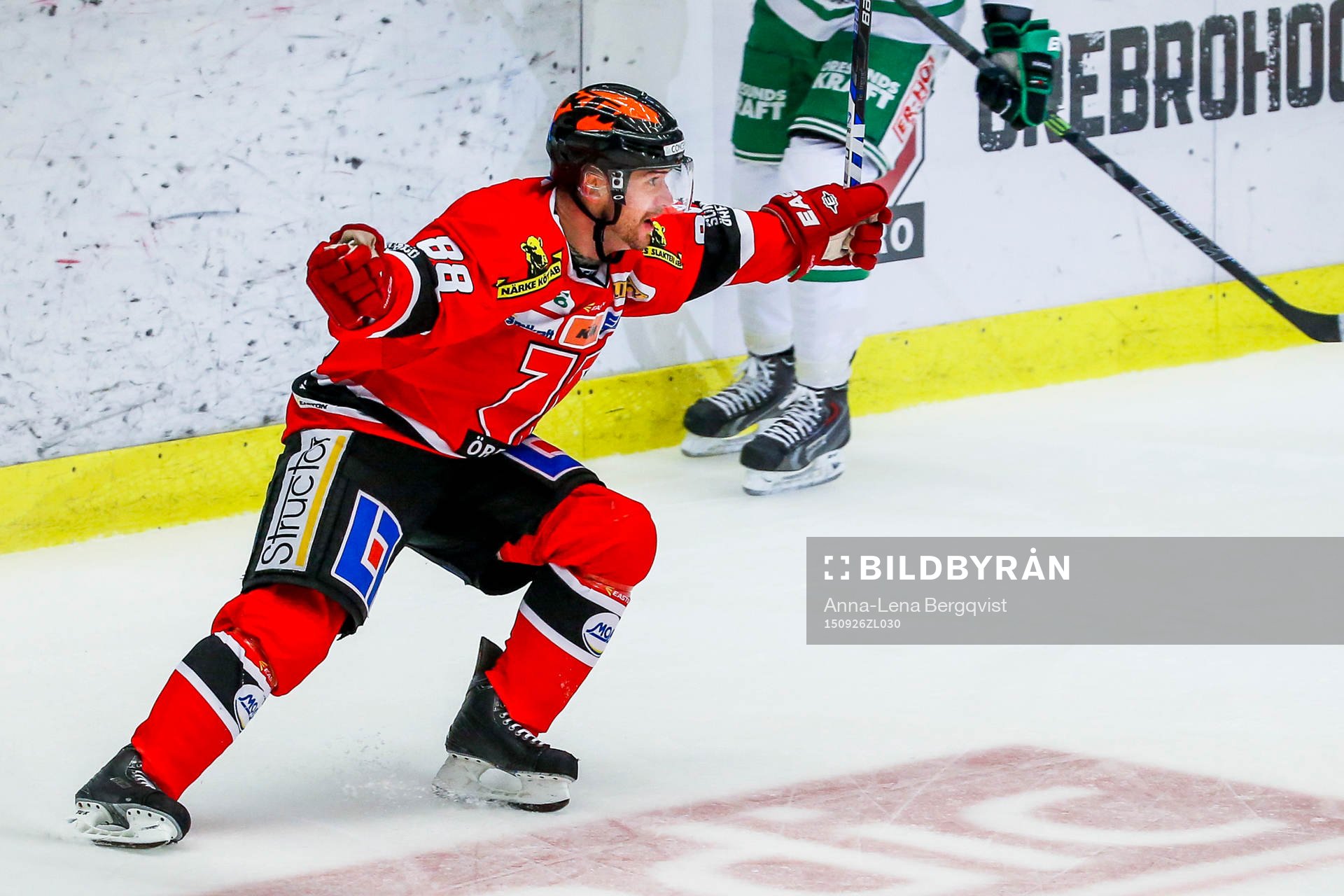 Örebros Mikko Lehtonen jublar