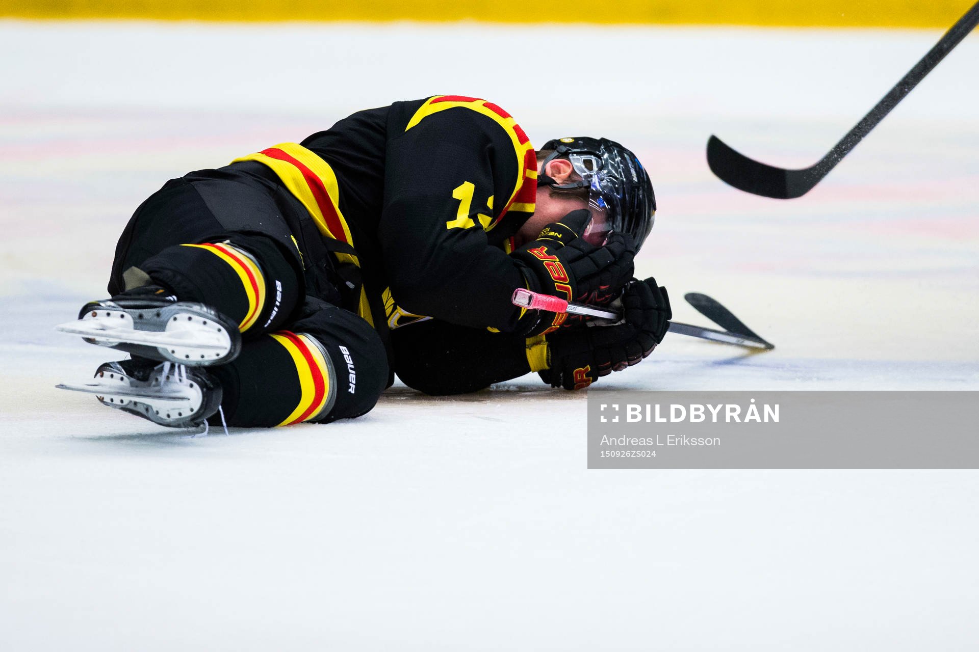 Brynäs Petr Vrana tar sig för ansiktet