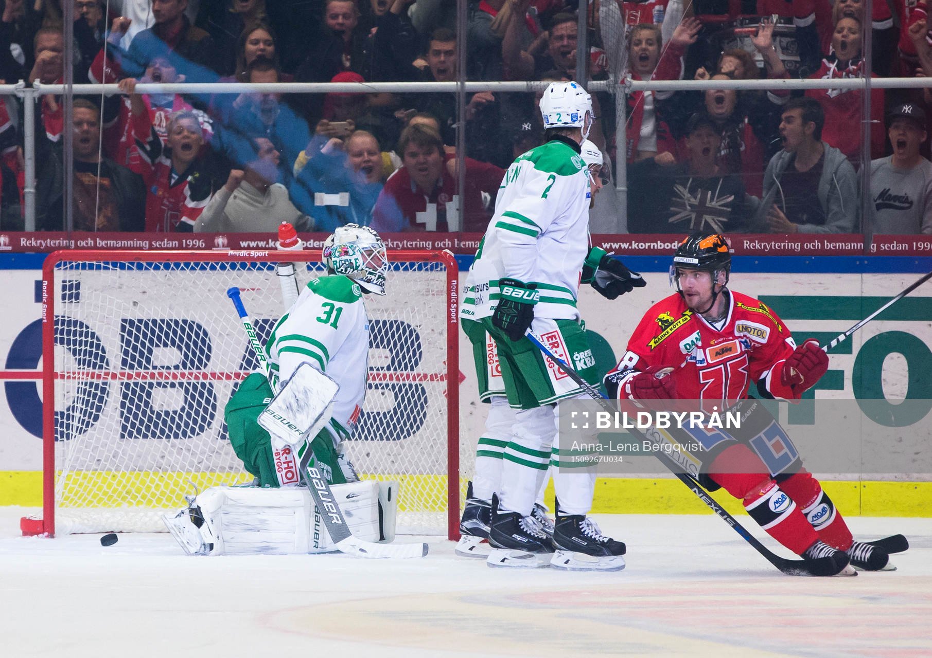 Örebros Jakub Petruzalek  jublar