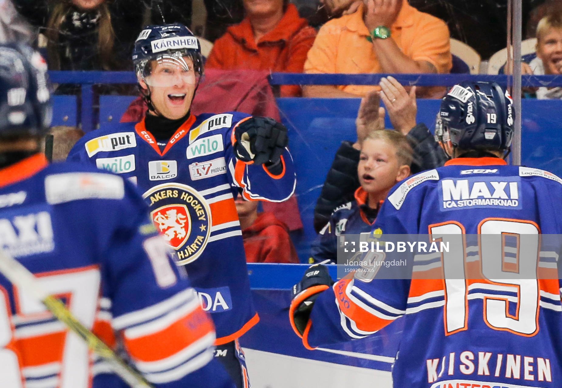 Växjös Richard Gynge och Tuomas Kiiskinen jublar