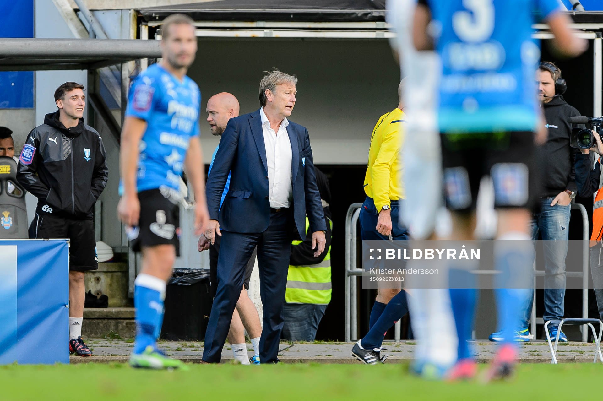 Malmös tränare Åge Hareide blir tillsagd av domare