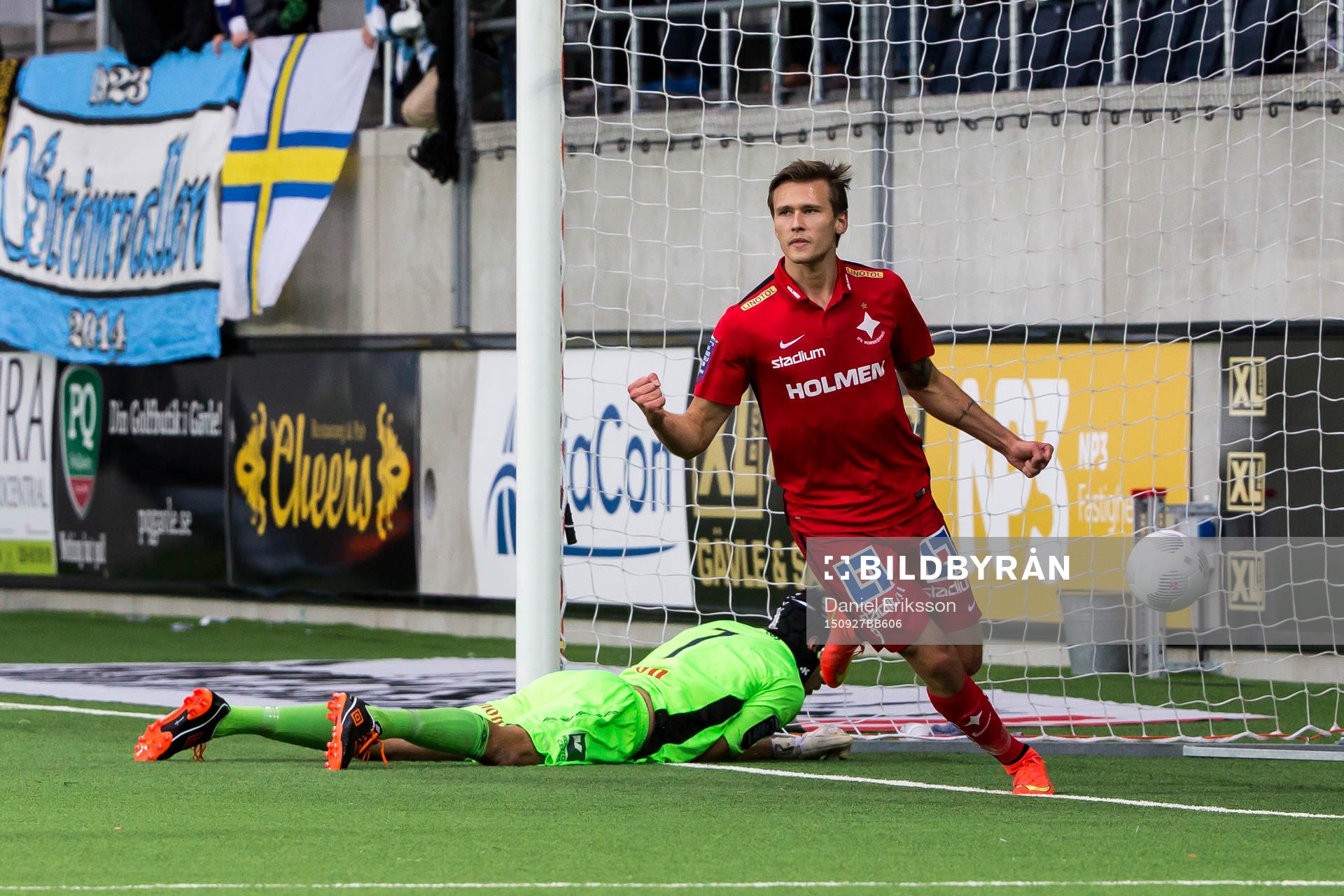 Norrköpings Arnor Ingvi Traustason jublar