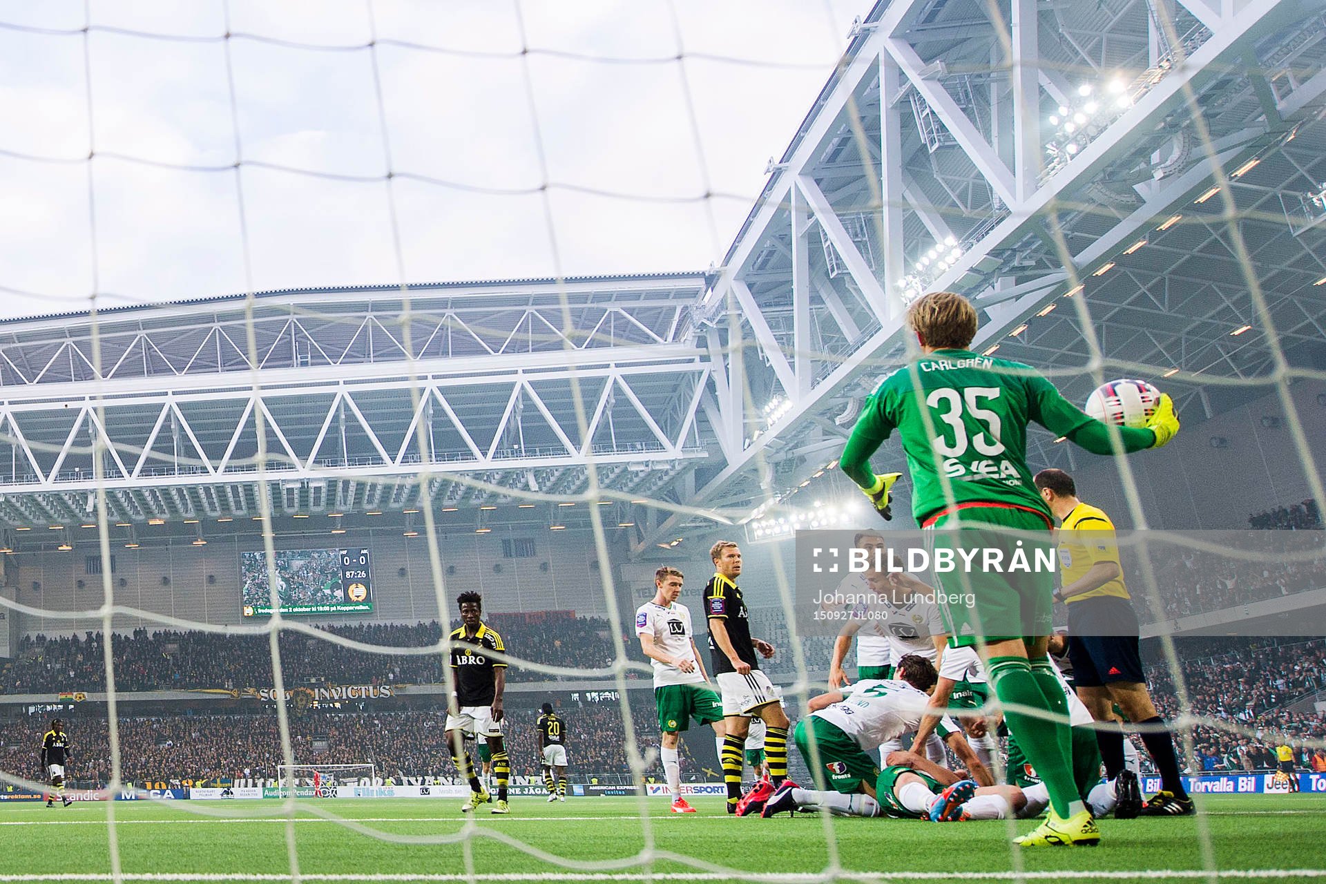 Hammarbys Erik Israelsson skadas