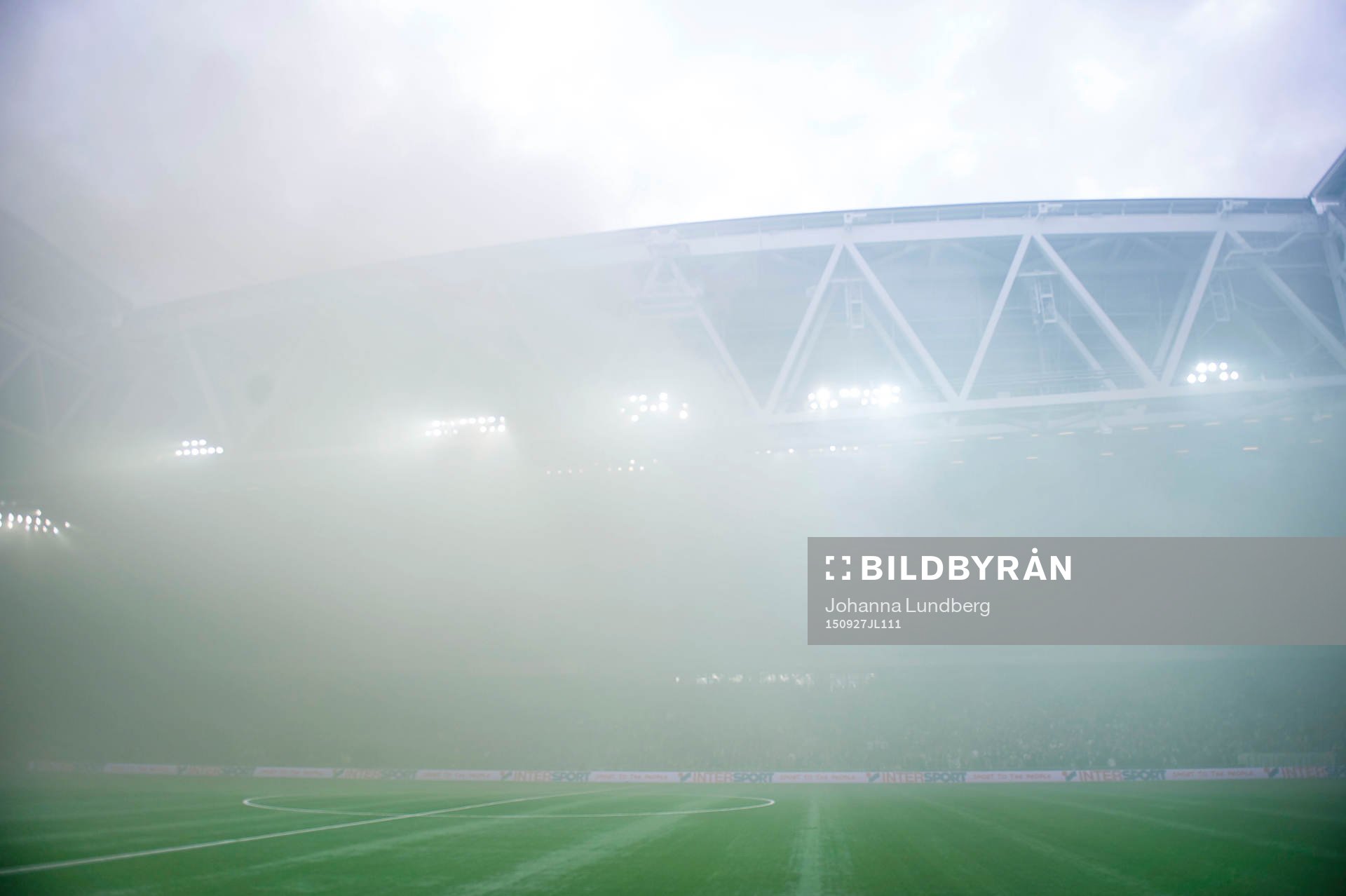 Rökigt på Tele2 arena