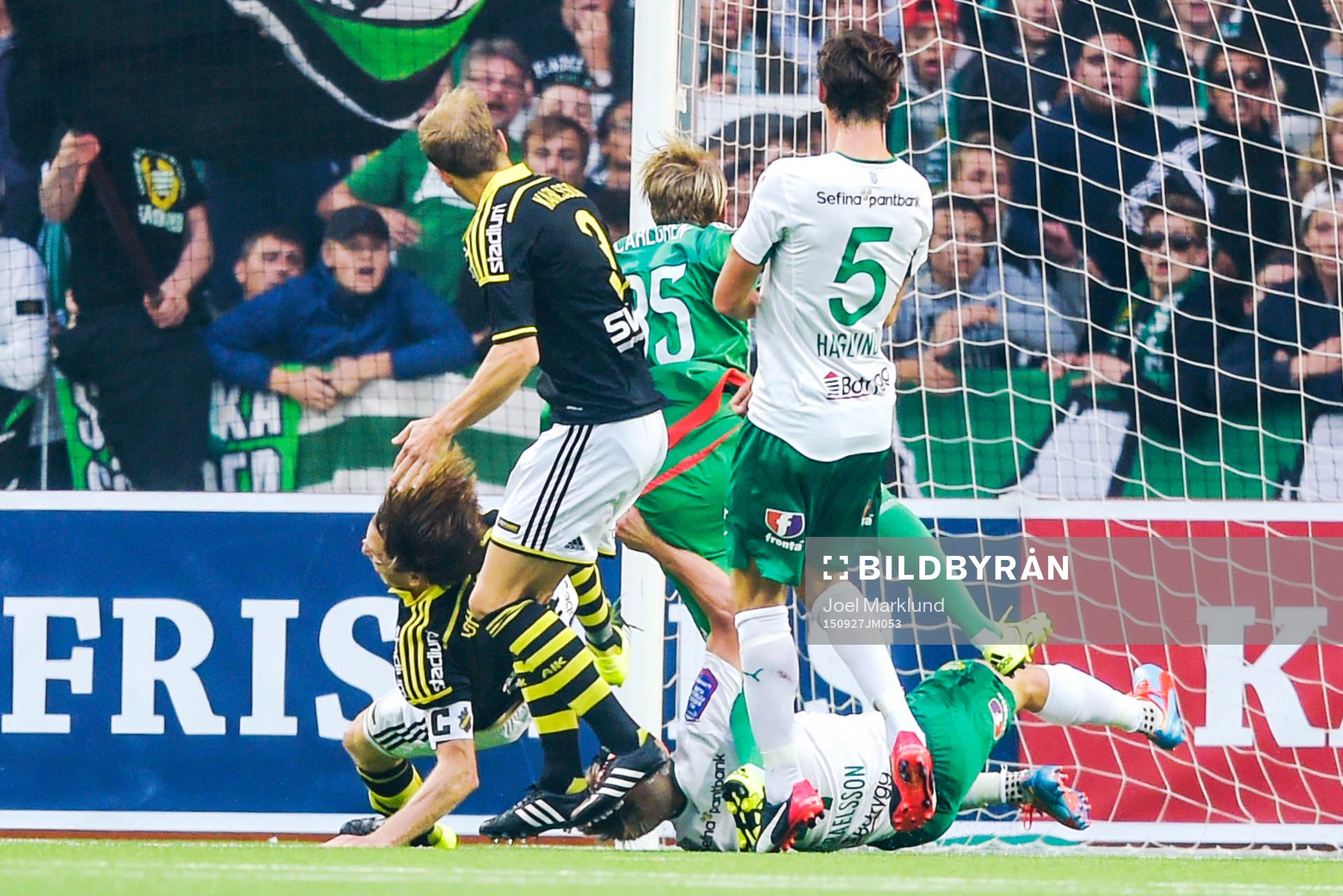 Hammarbys Erik Israelsson gör 1-0 och skadas samtidigt