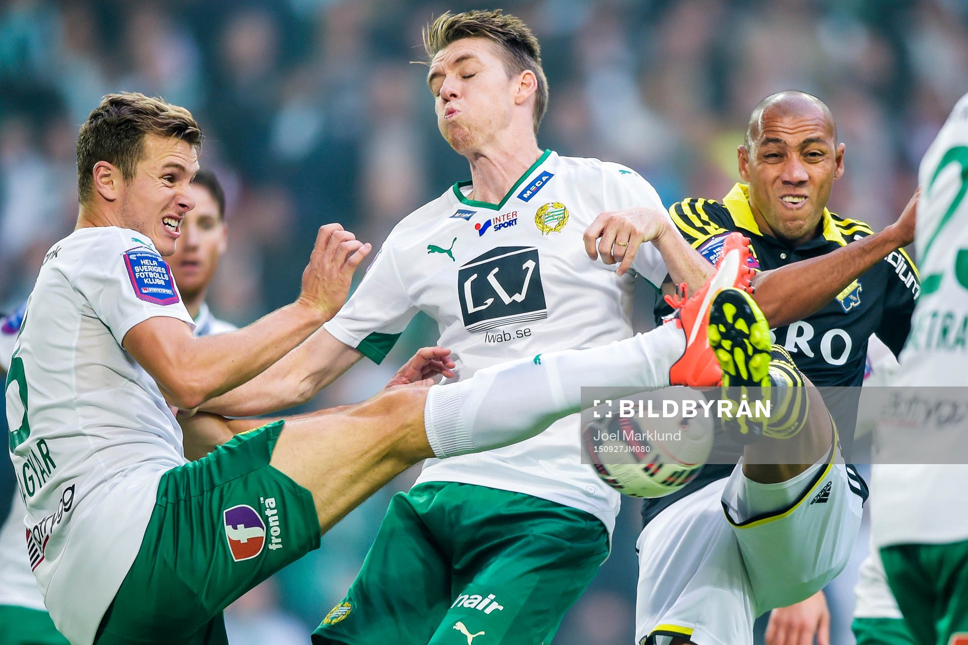 Hammarbys Richard Magyar och Birkir Már Saevarsson i en