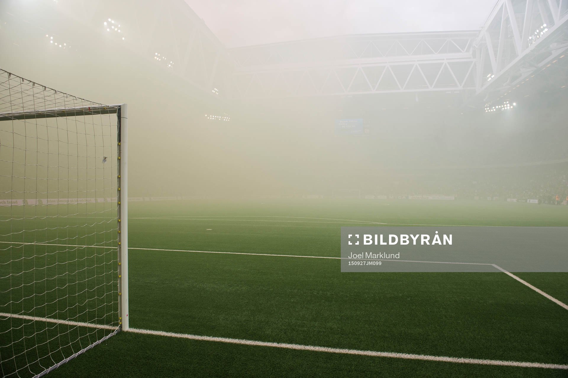 Ett rökfyllt Tele2 Arena