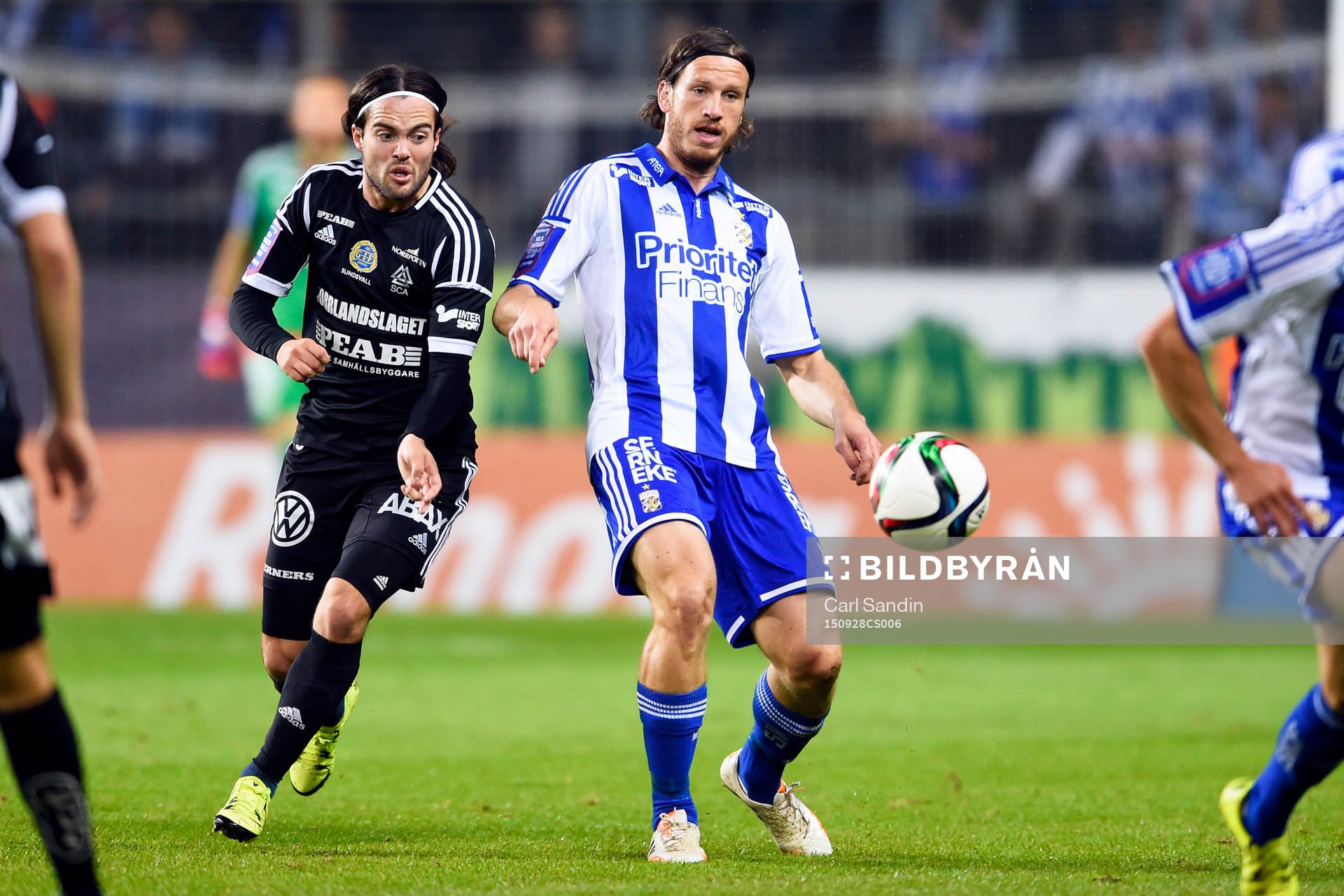 Sundsvalls Robbin Sellin och IFK Göteborgs Gustav Svensson