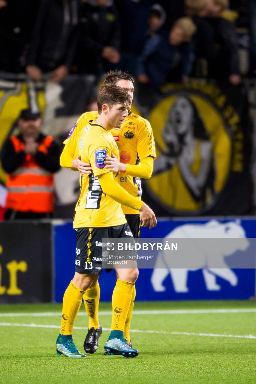 Elfsborgs Arber Zeneli kramas om av Lasse Nilsson