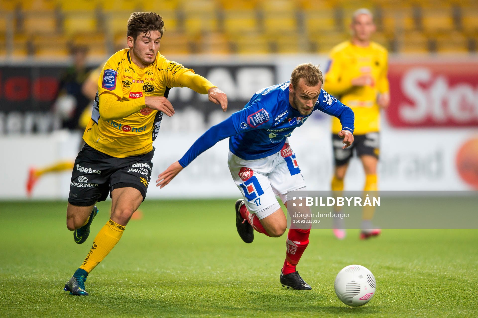 Kamp mellan Åtvidabergs Hampus Holmgren och Elfsborgs