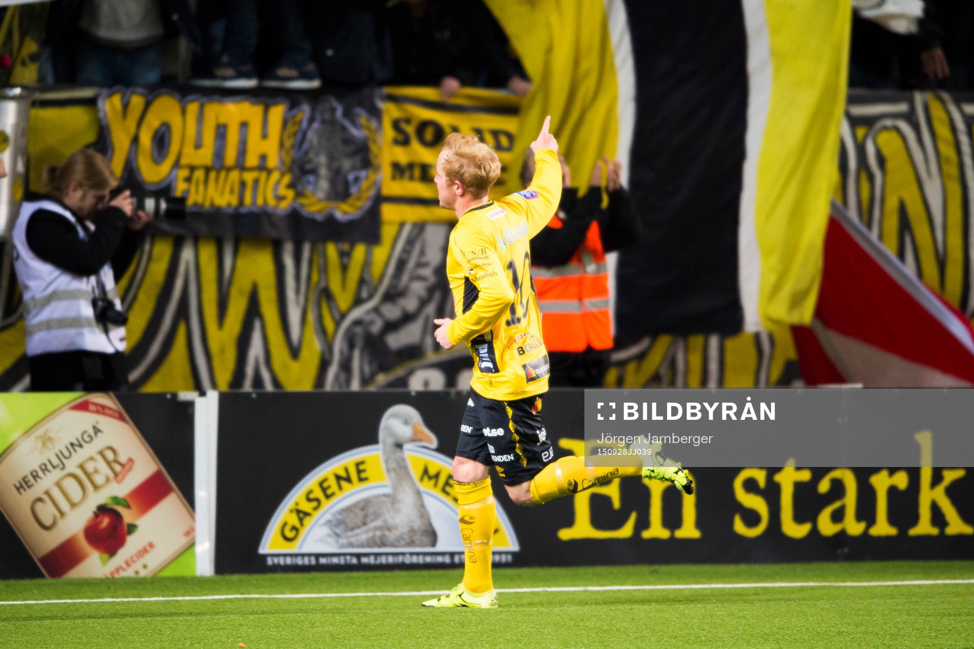 Elfsborgs Simon Lundevall jublar