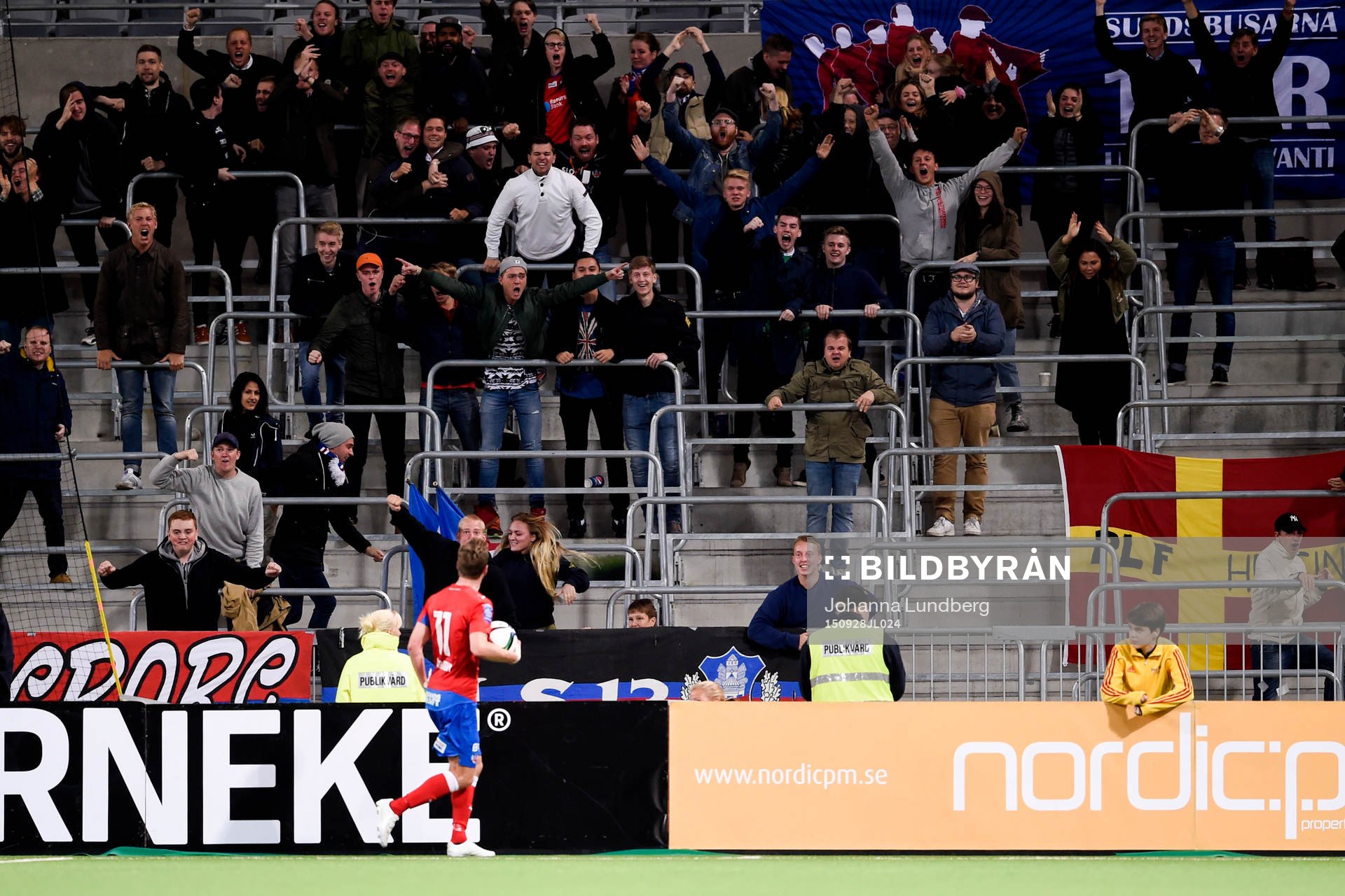 Helsingborgs Arnór Smárason jublar efter fotbollsmatchen i Allsvenskan mellan Djurgården och Helsingborg den 28 september 2015 i Stockholm.