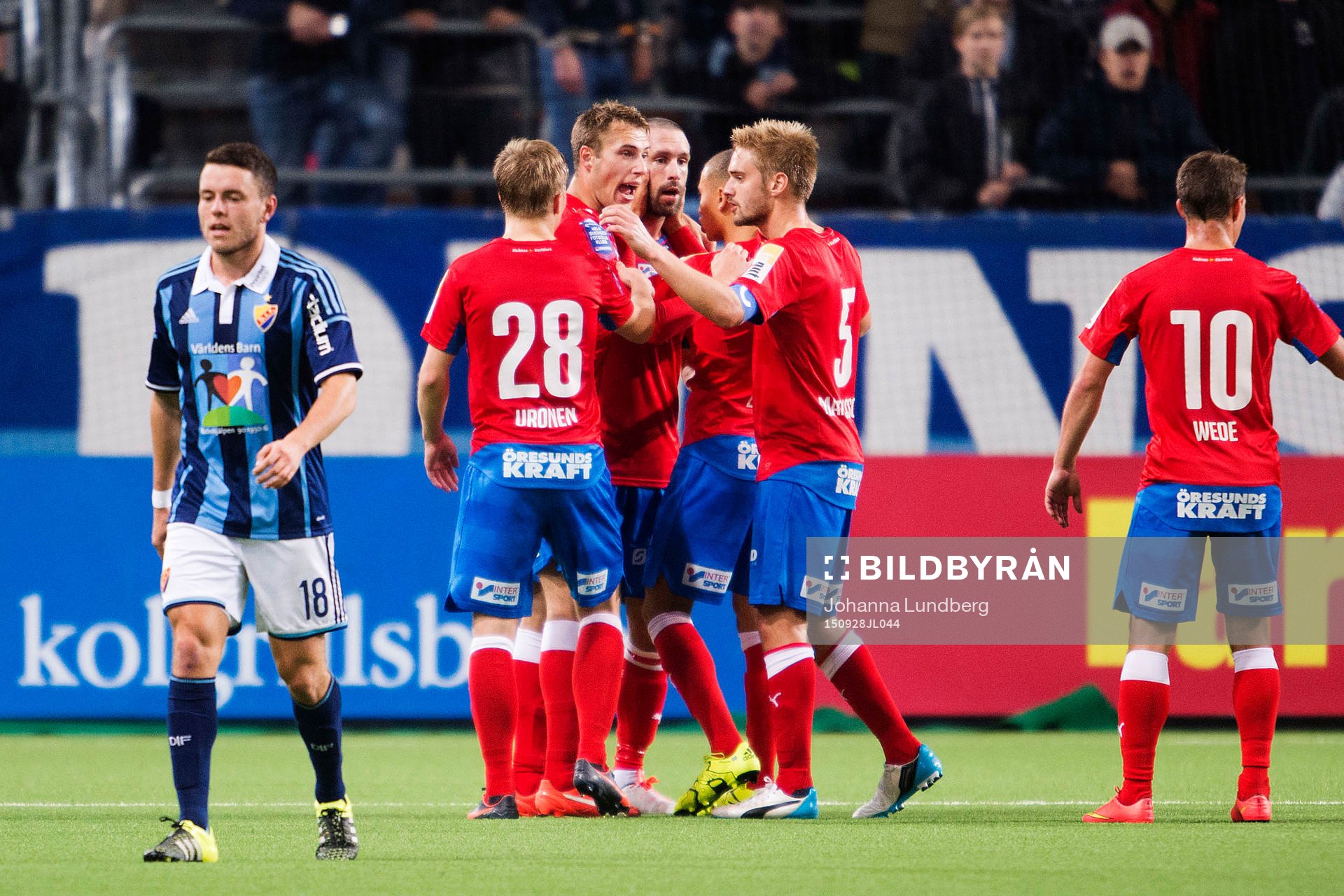 Helsingborgs Rade Prica gör 2-1 och jublar med sina