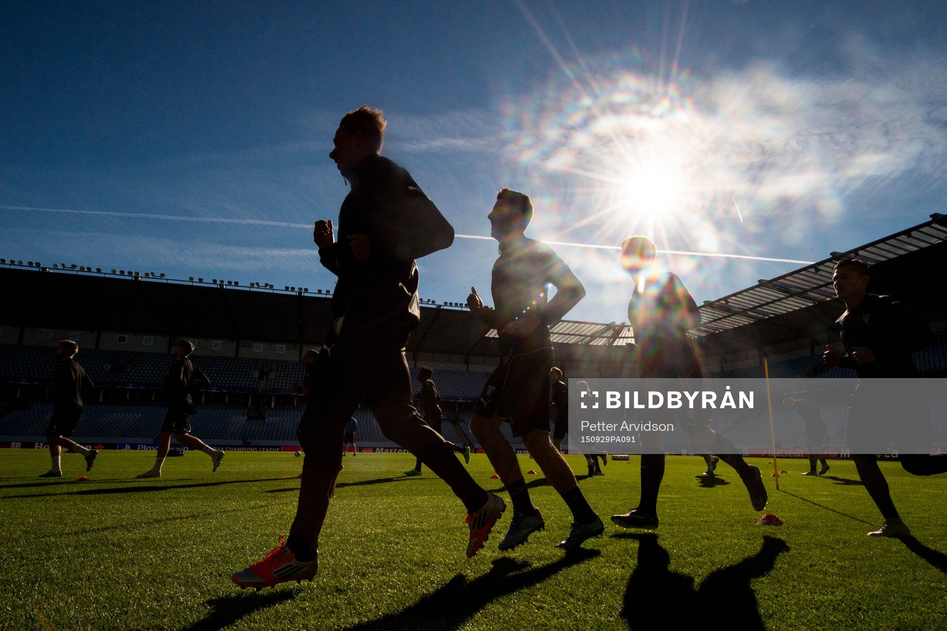 Malmö FF spelare tränar i solen