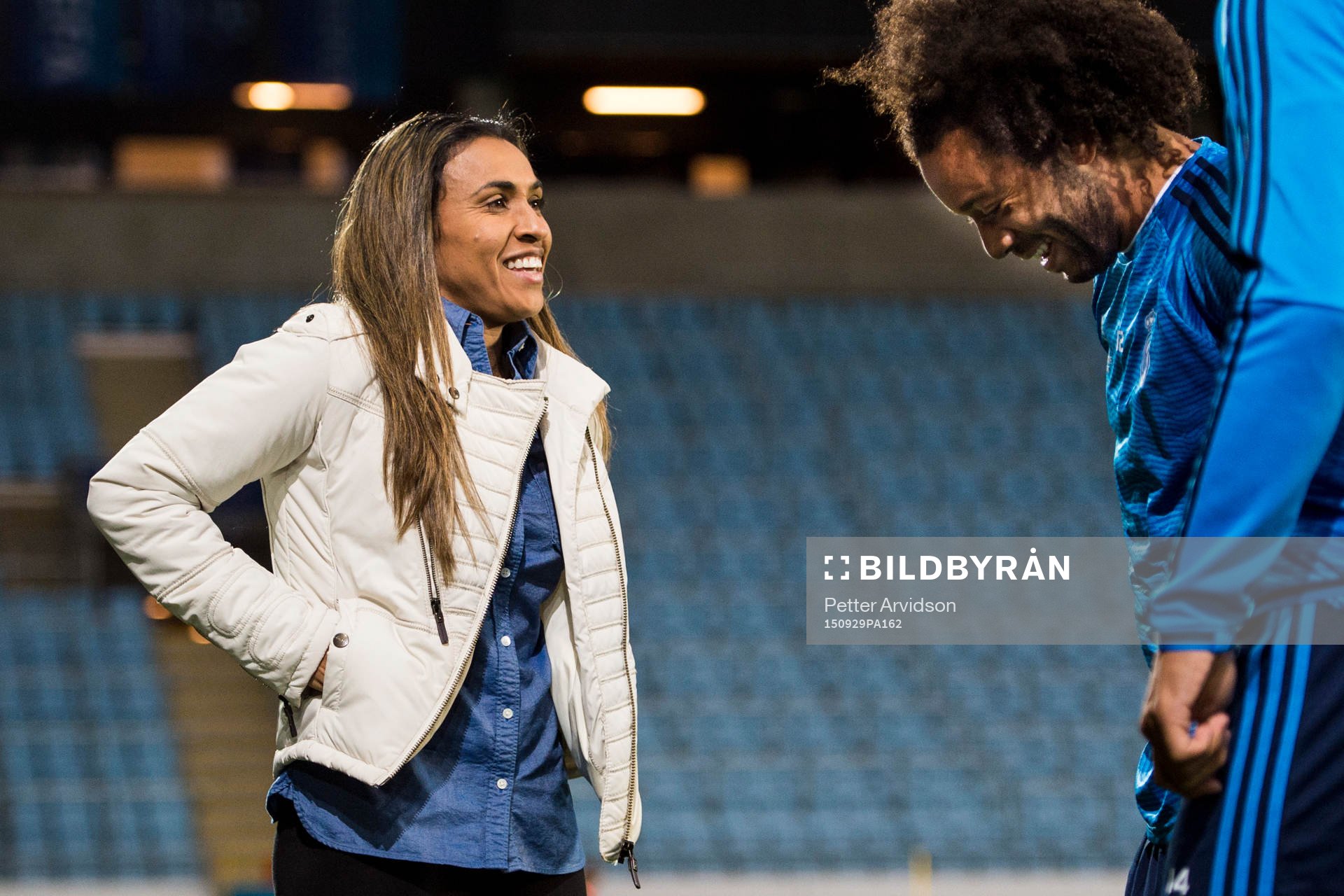 FC Rosengårds Marta Viera Da Silva hälsar på Real