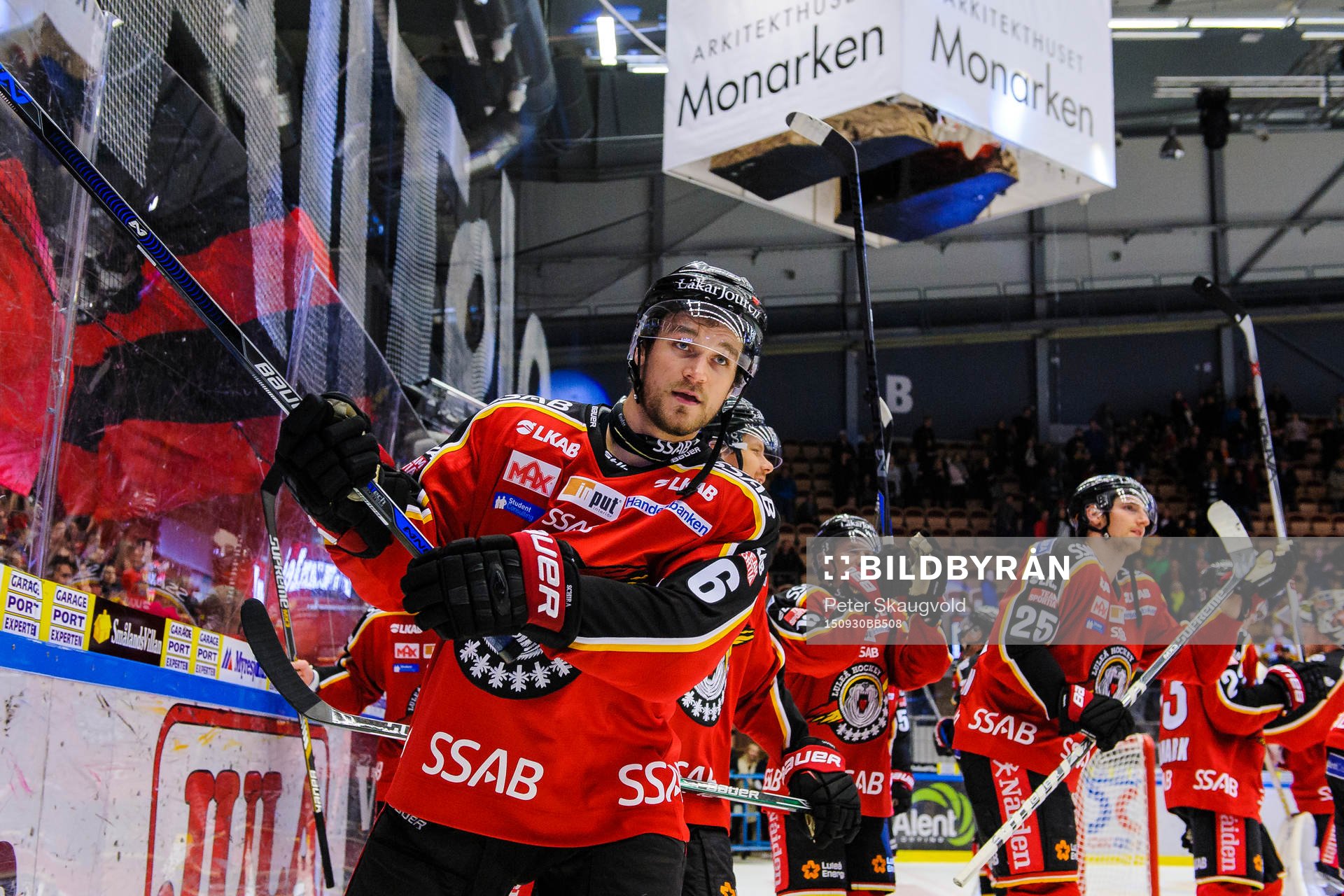 Luleås Craig Schira firar segern framför hemmafansen