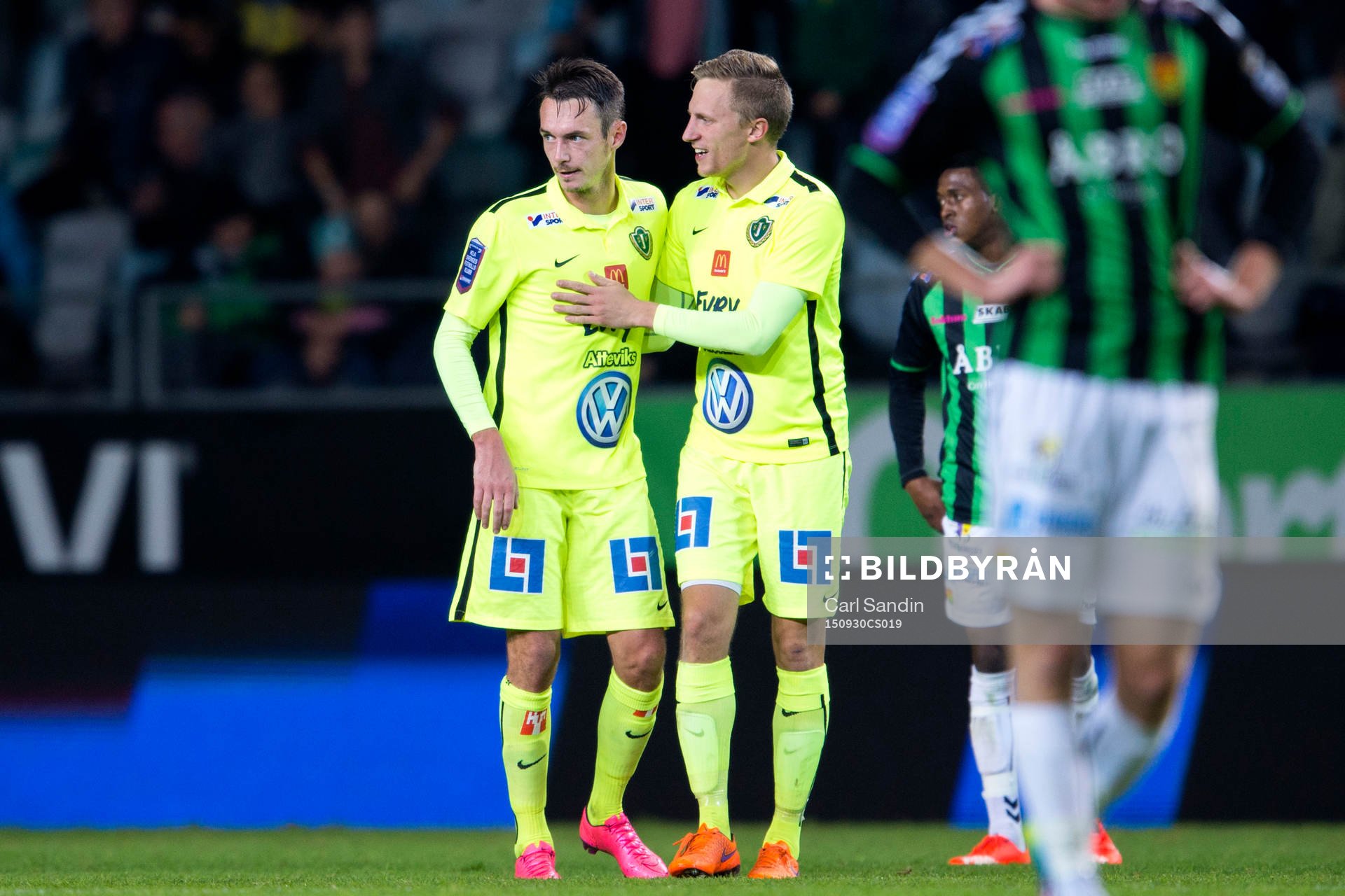 Jönköpings Daryl Smylie och Joakim Karlsson jublar