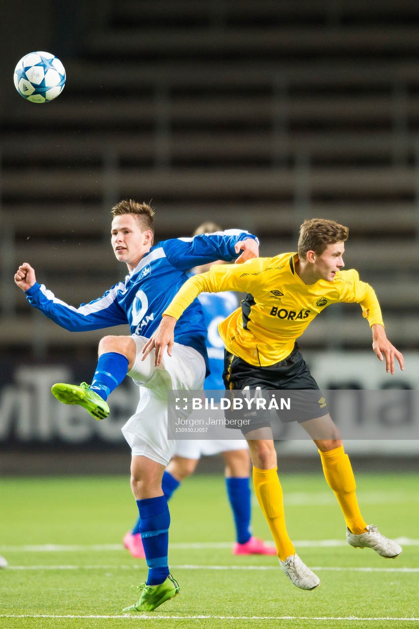 Elfsborgs Filip Varenhed och Stjarnans Pall Helgason i