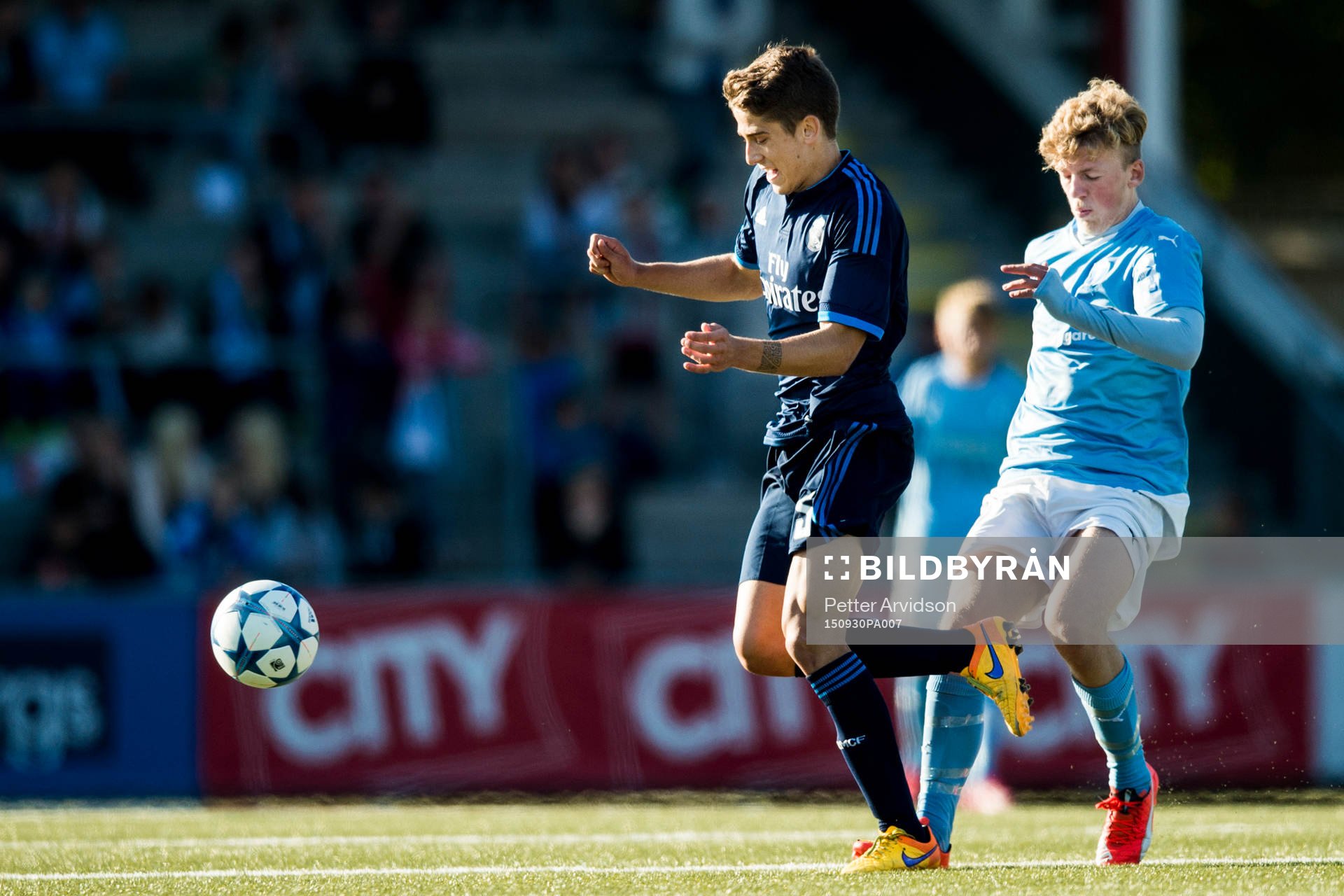 Real Madrids Javier Sanchez och Malmö FFs Teddy Bergqvist