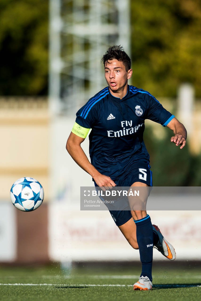 Real Madrids Javier Sanchez