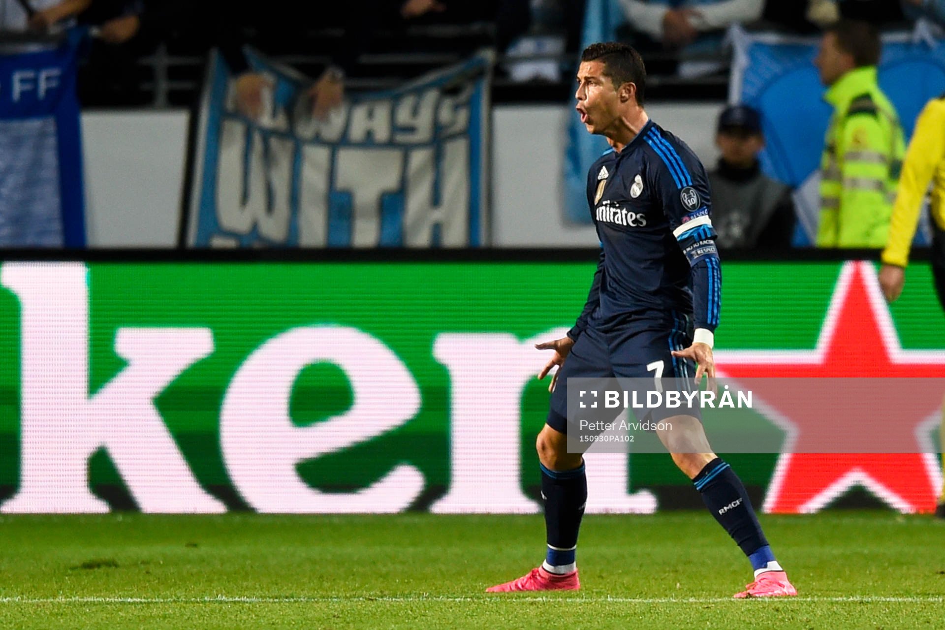 Real Madrids Cristiano Ronaldo jublar efter 0-1 under fotbollsmatchen i Champions League mellan Malmö FF och Real Madrid den 30 september 2015 i Malmö.
