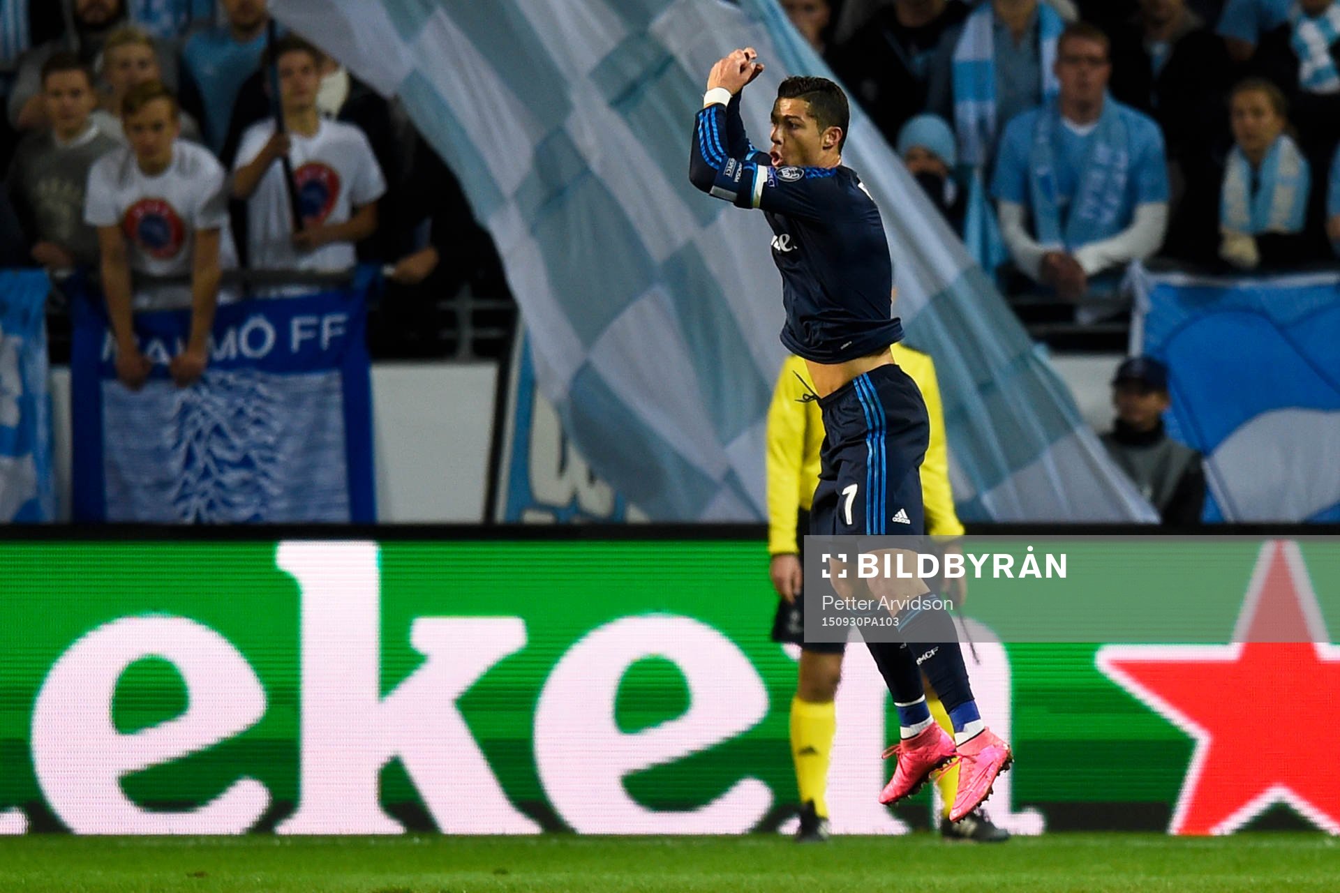 Real Madrids Cristiano Ronaldo jublar efter 0-1 under fotbollsmatchen i Champions League mellan Malmö FF och Real Madrid den 30 september 2015 i Malmö.